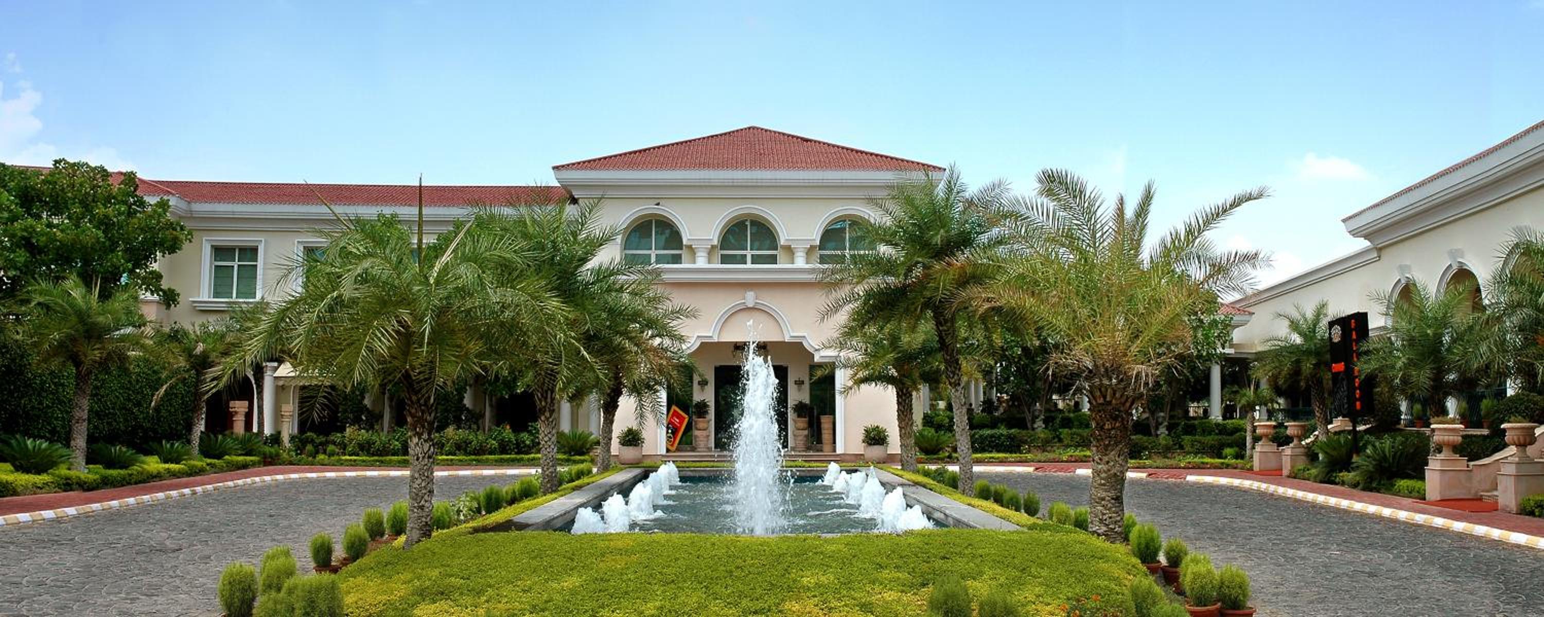 The Palms Town & Country Club - Resort