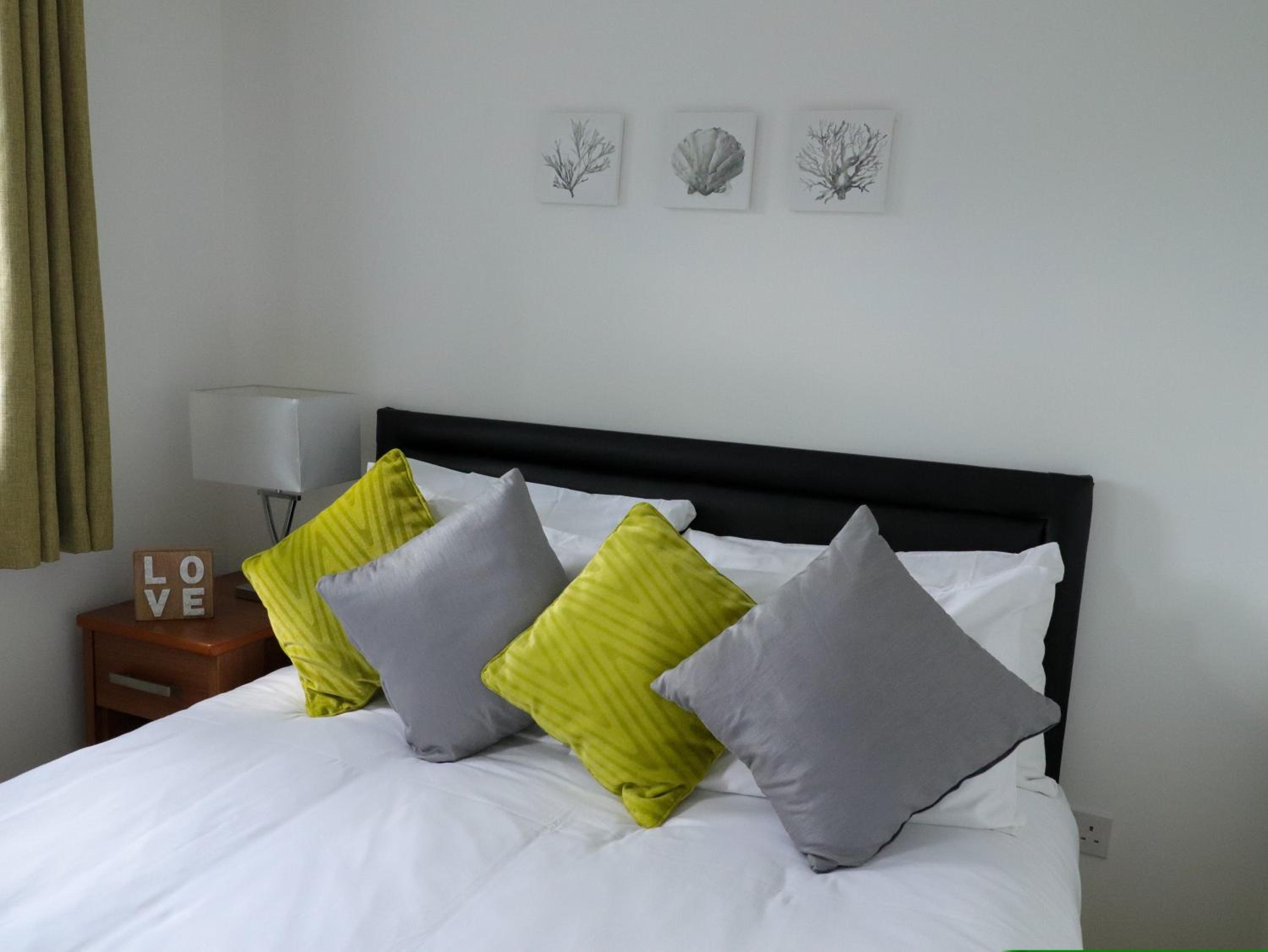 Great location nr train station & parking in Banbury view 5