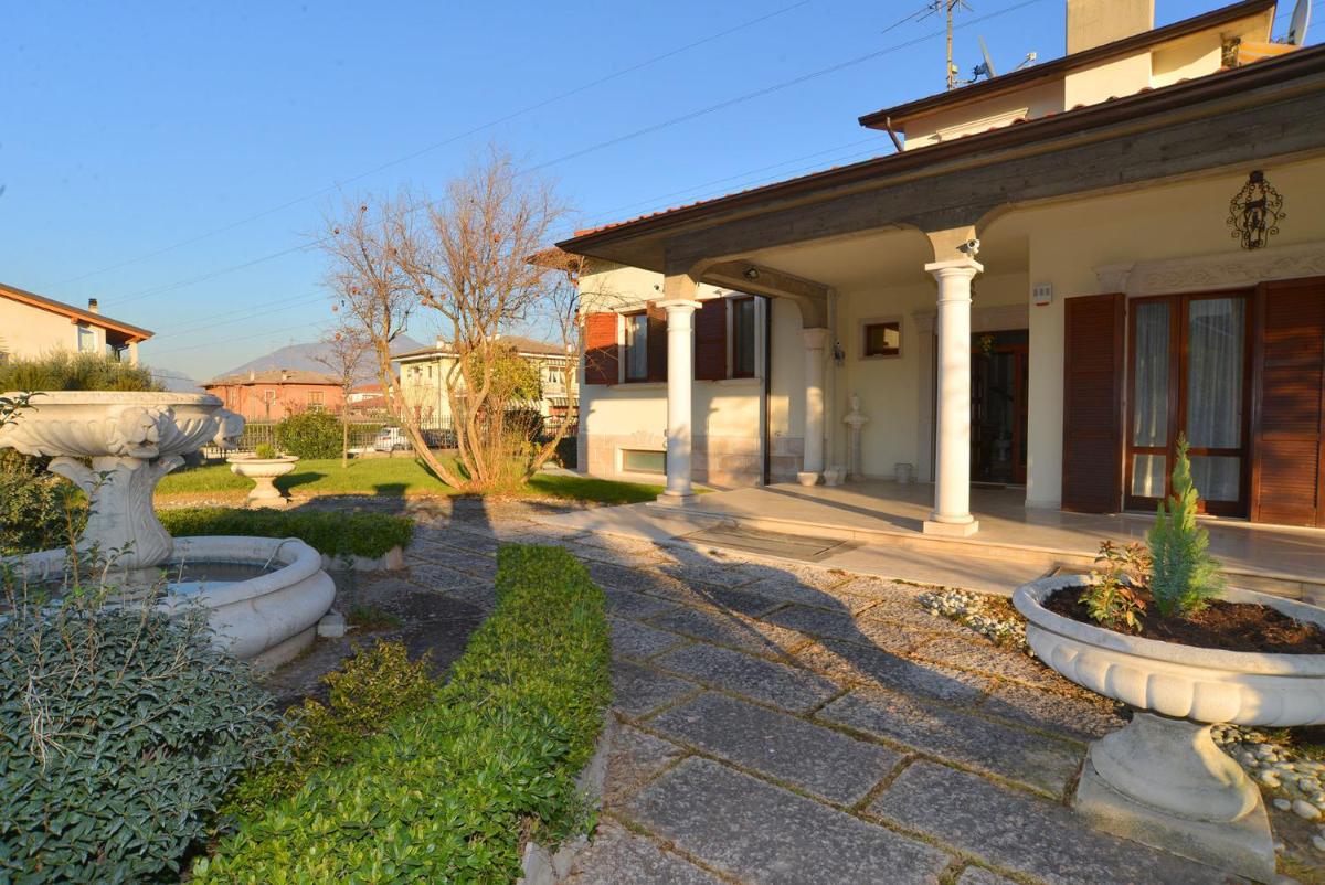 B&B Villa Adriano view 2