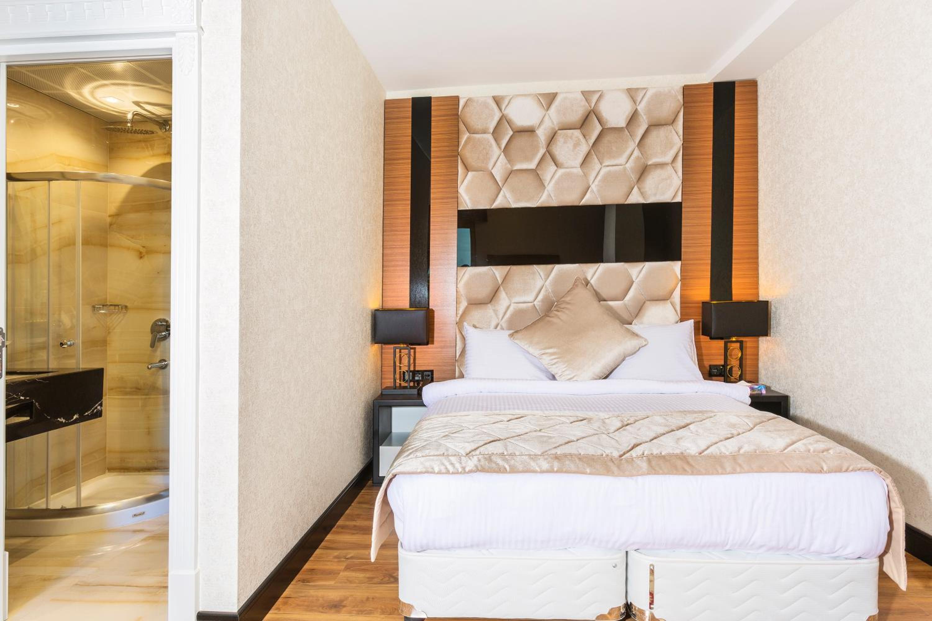 Eastanbul Suitleri - Image 61