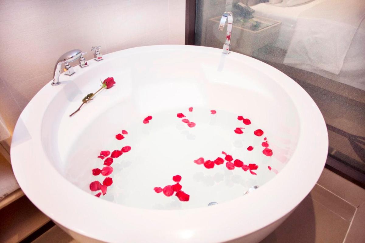Jacuzzi
