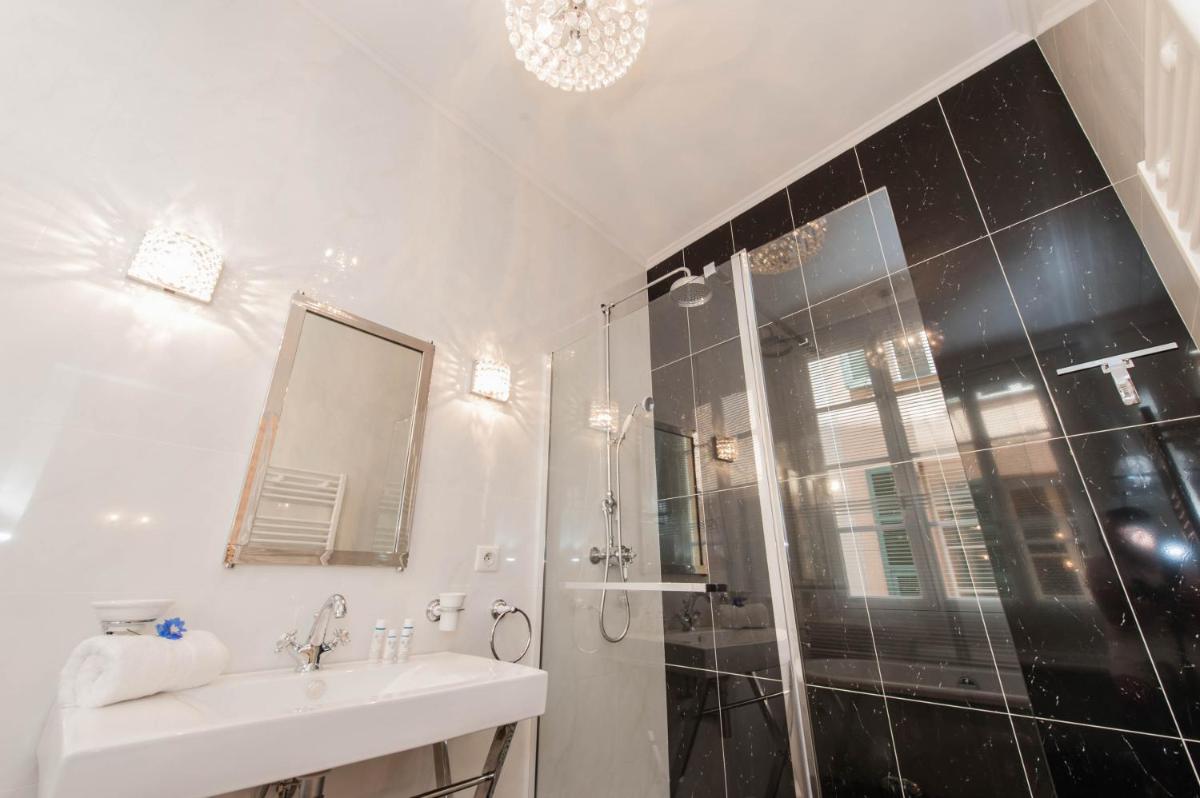 Sunlight Properties - Cristal - Old Town area, 3 Bedrooms, stunning Nice holiday rental apartment photo 4