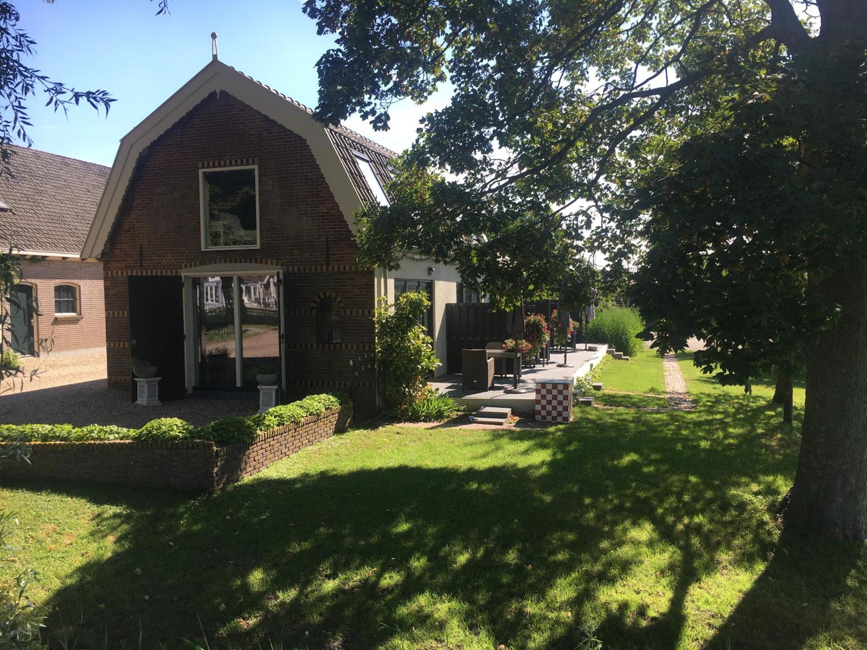 Photo 11