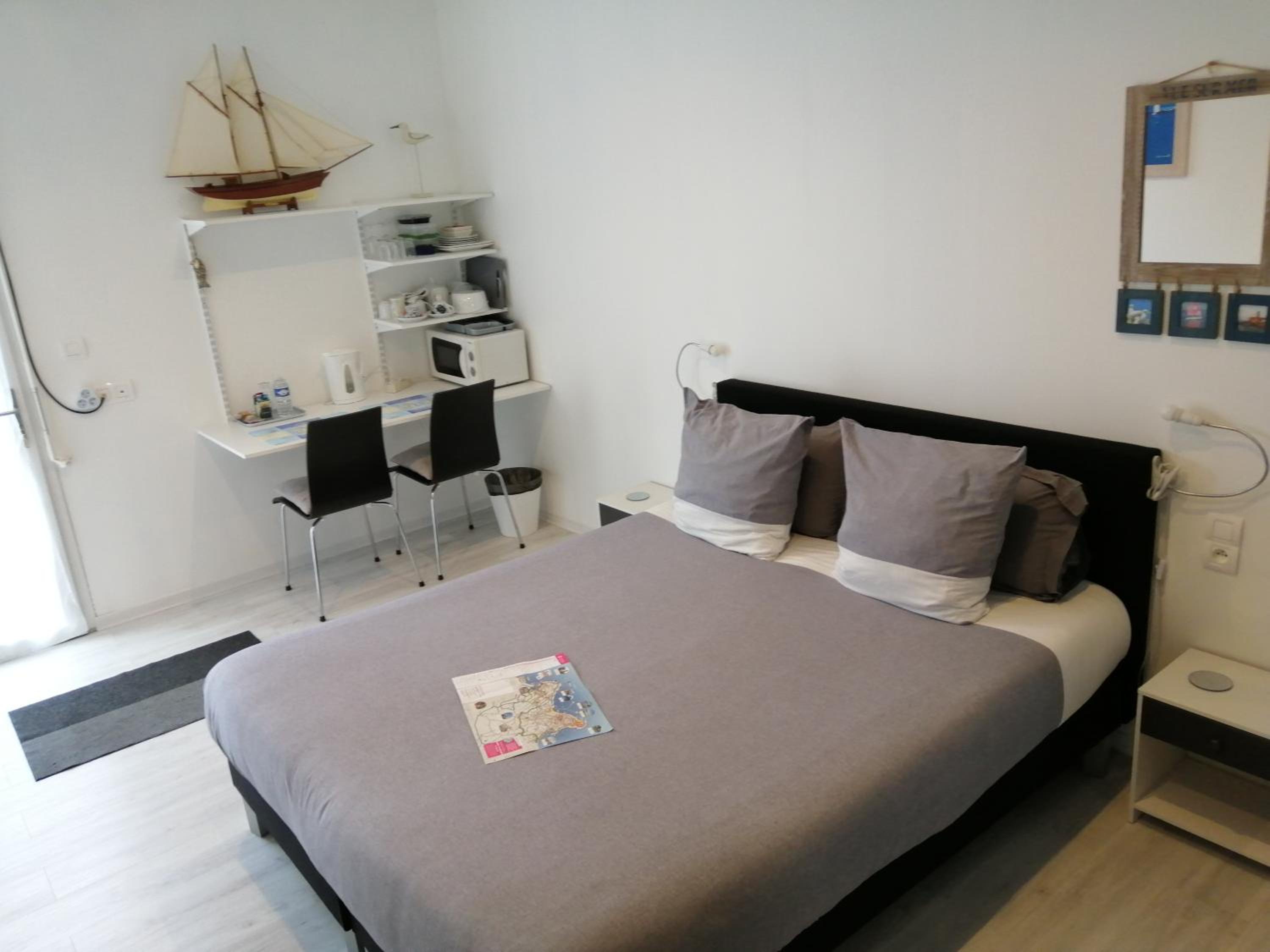 Chambre spacieuse, moderne et très confortable à Perros-Guirec view 4