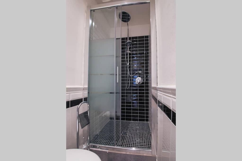 Alfani Charming Suite photo 3