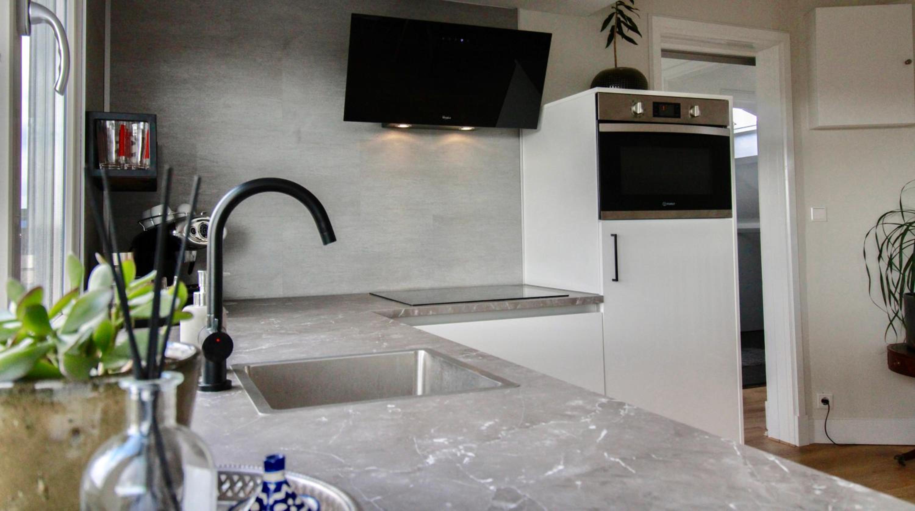 Beautiful penthouse near Rai and centre