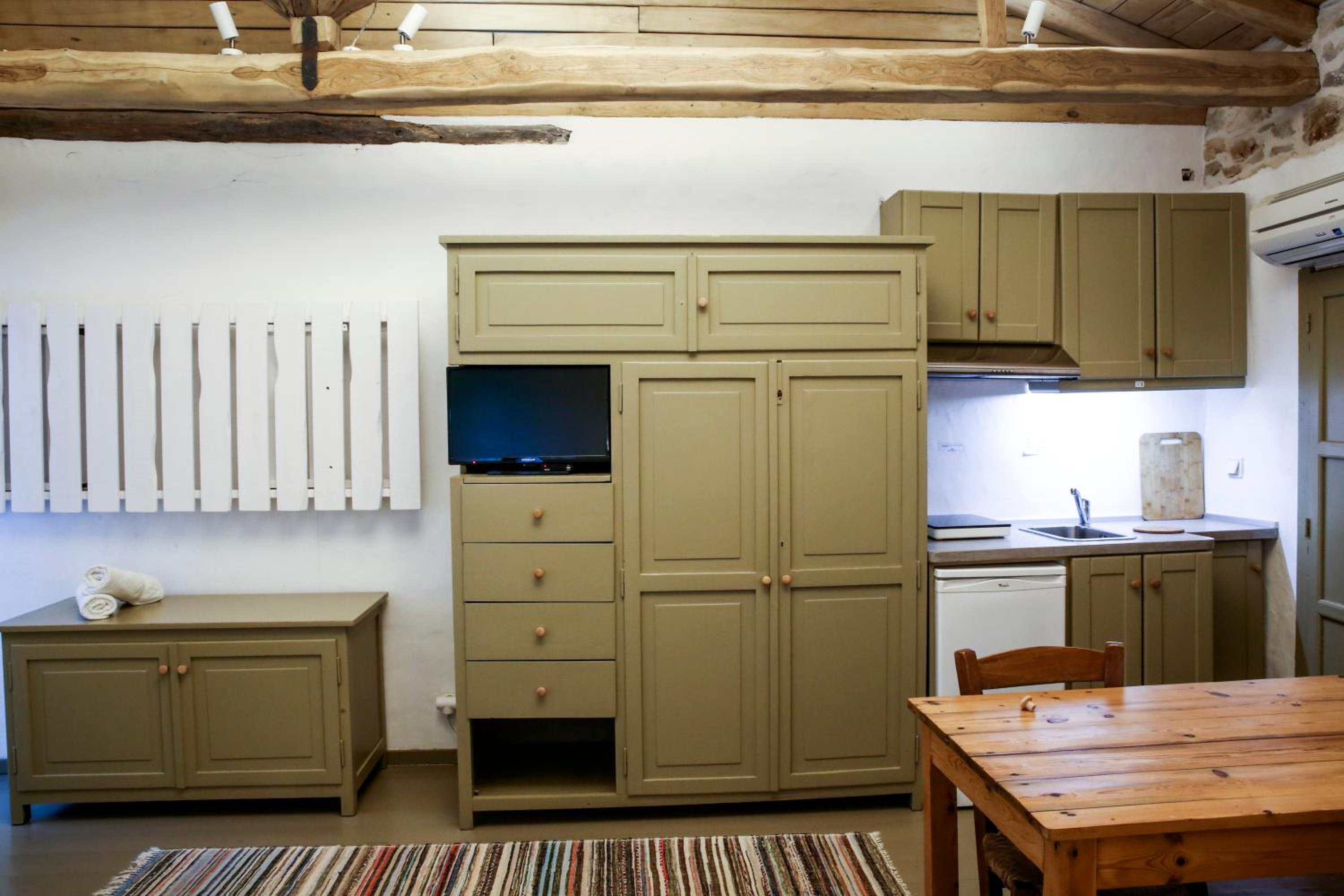 Ghermaniko Guesthouse