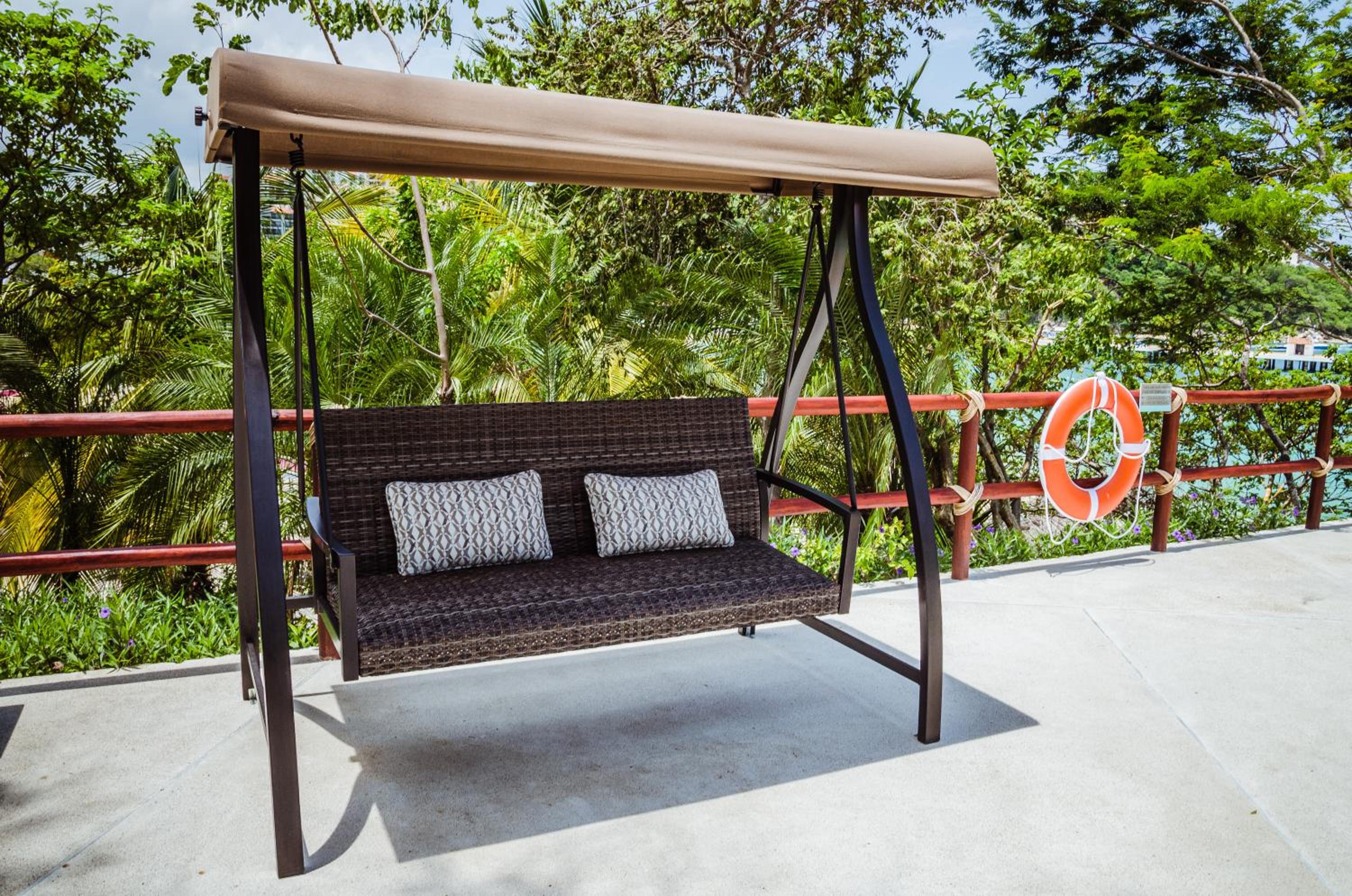 Binniguenda Huatulco & Beach Club