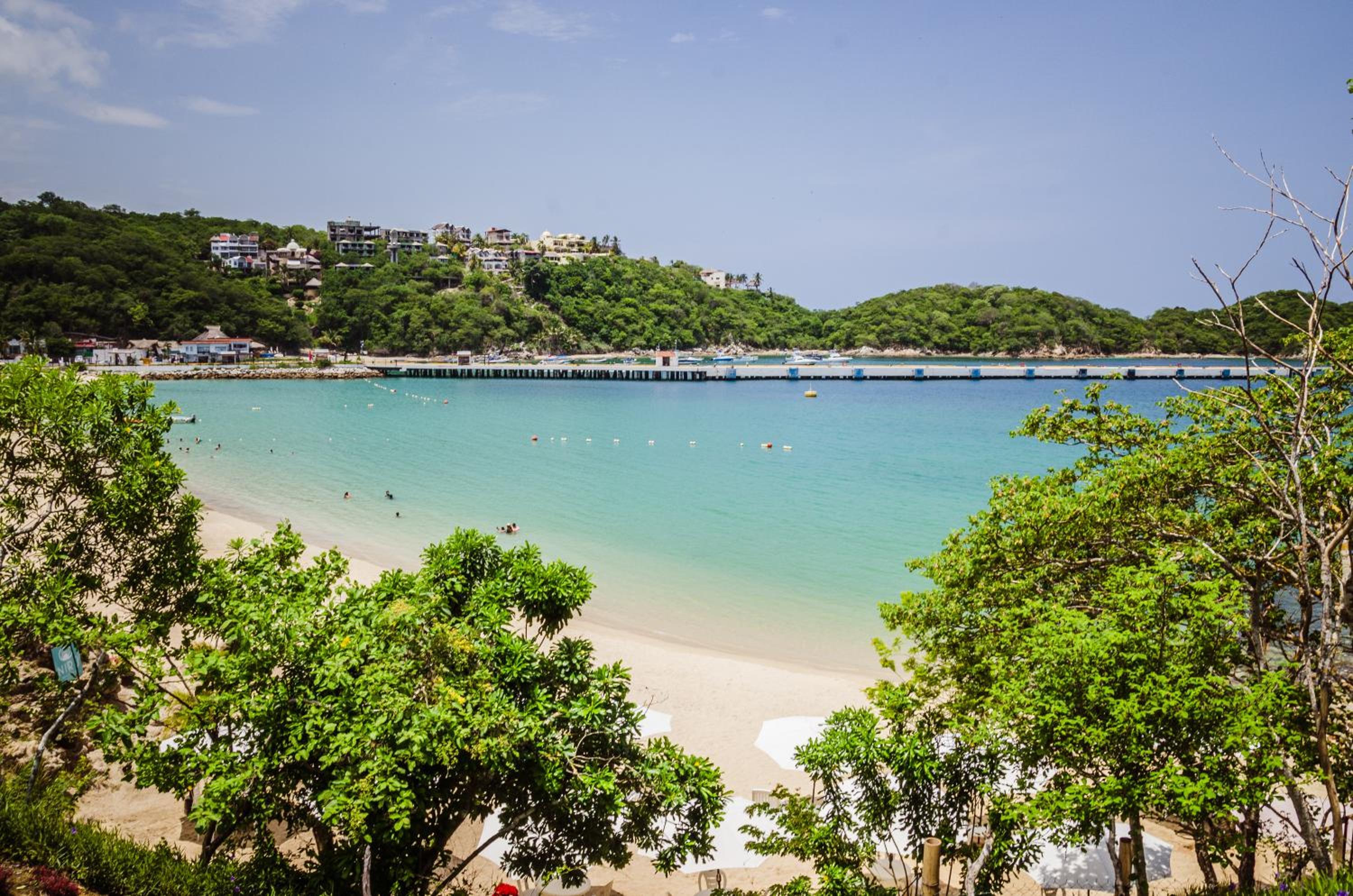 Binniguenda Huatulco & Beach Club
