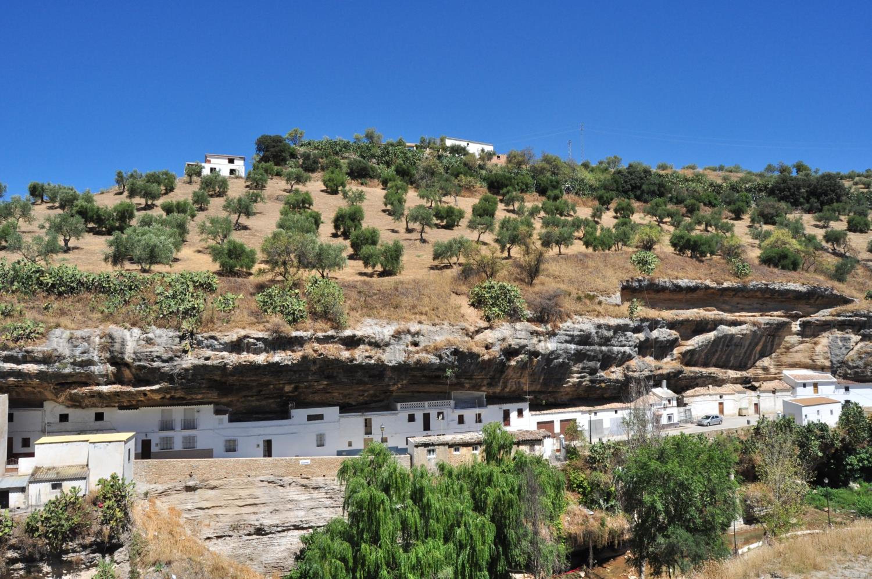 Casa entre Rocas Setenil view 4