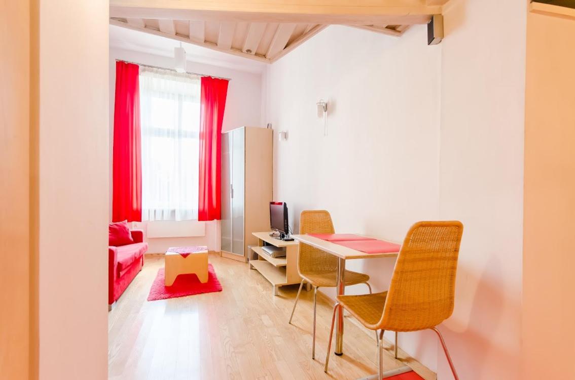 Central Krak Apartments - studios view 3
