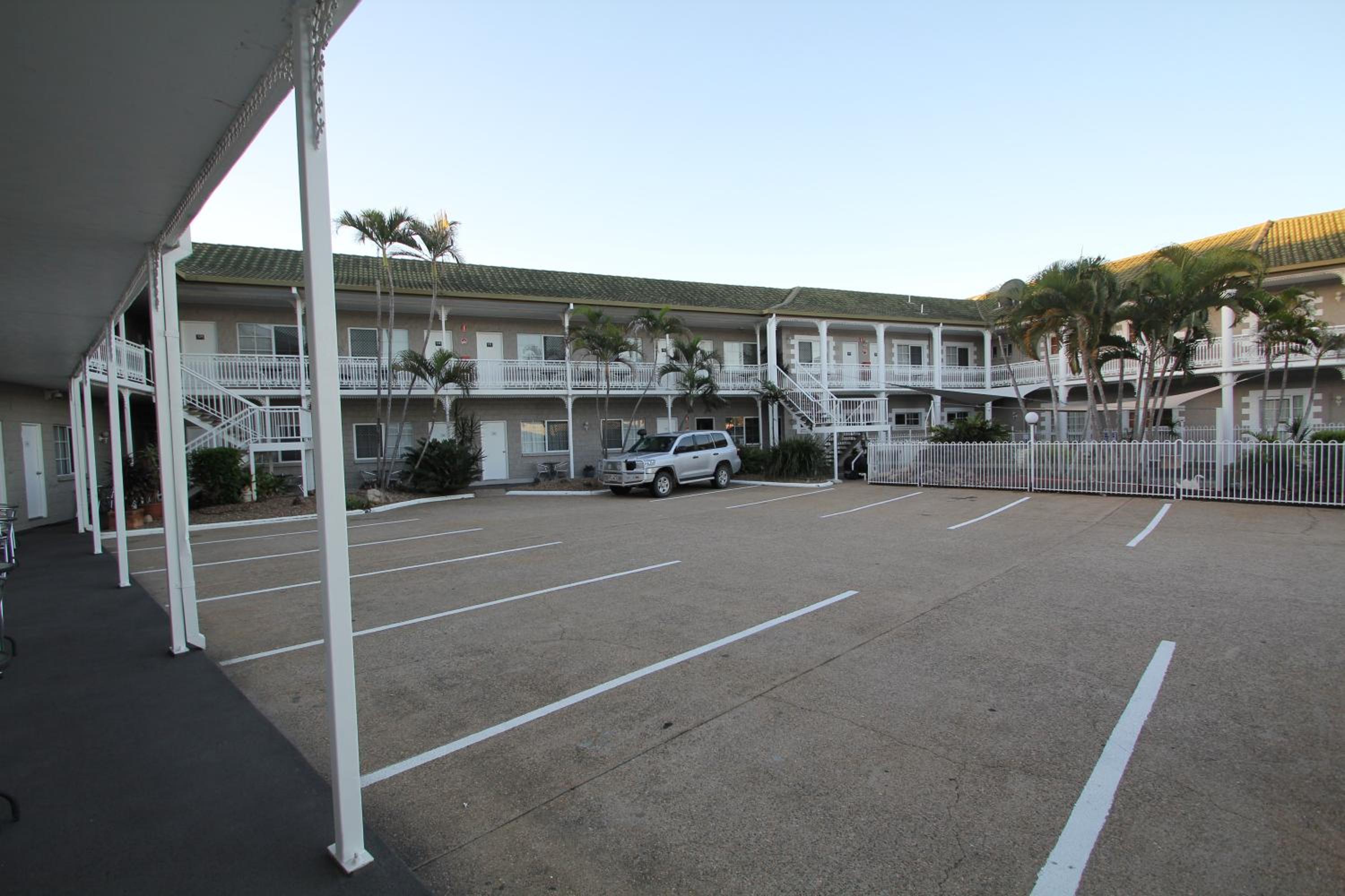 Colonial Rose Motel