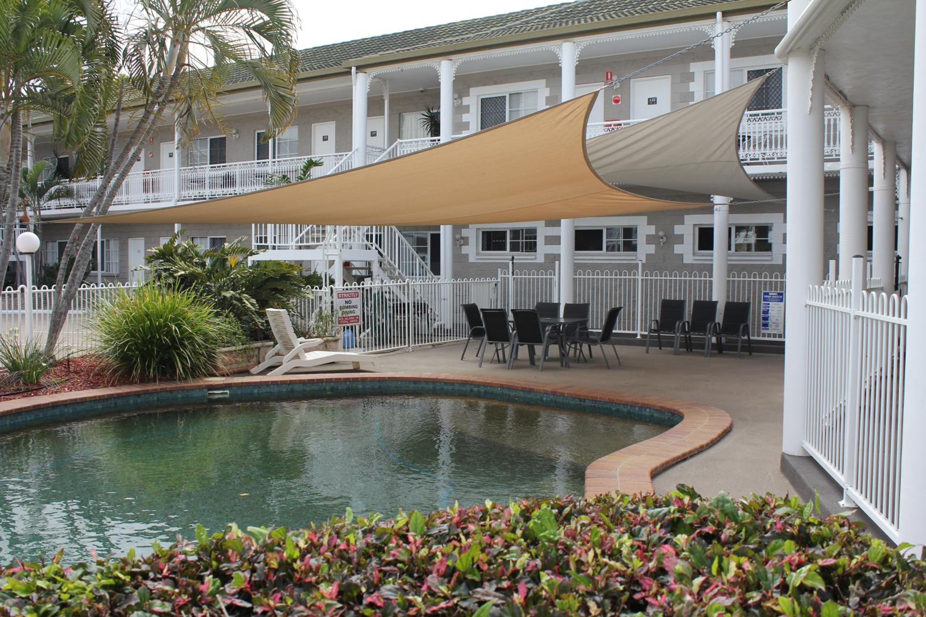 Colonial Rose Motel