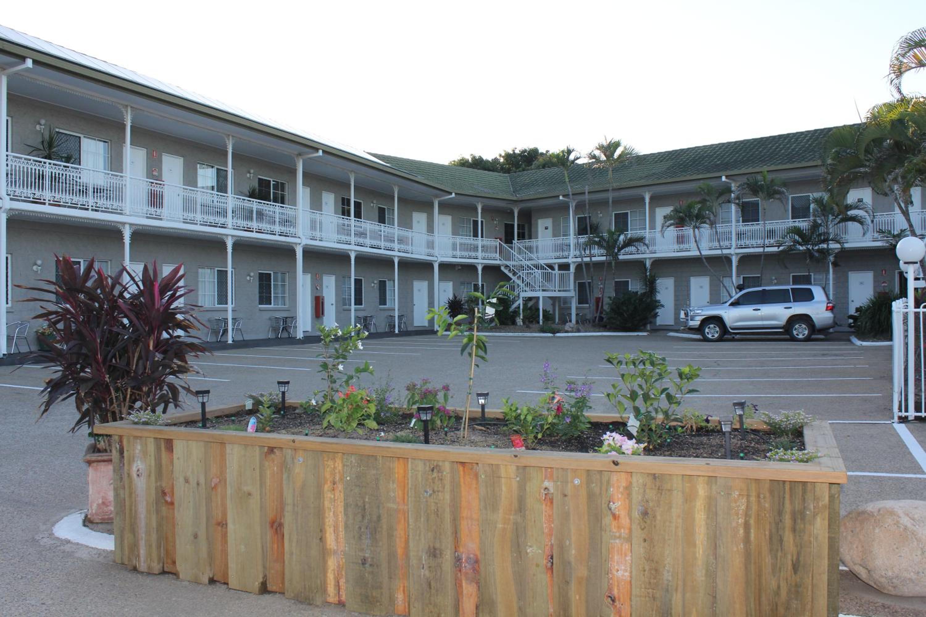 Colonial Rose Motel