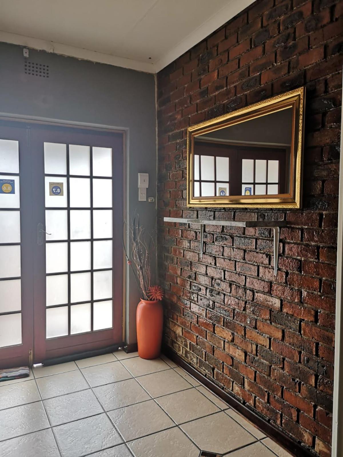 Gluckman Drive Guesthouse view 5