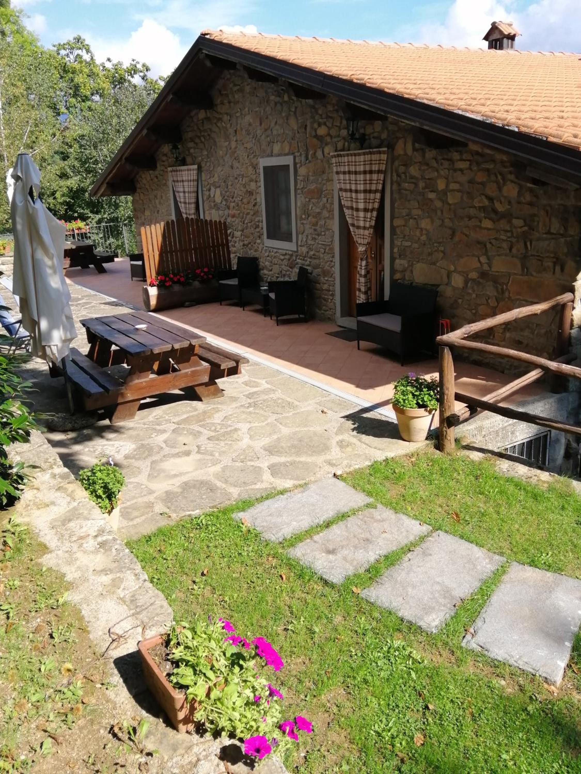 I 3 Porcellini view 2