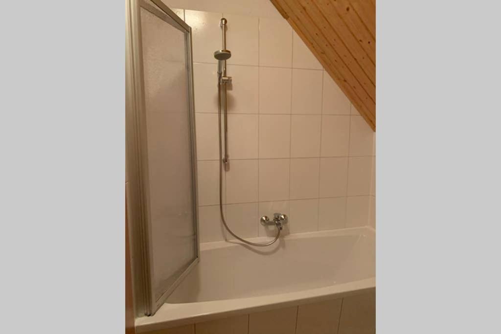 Photo 33