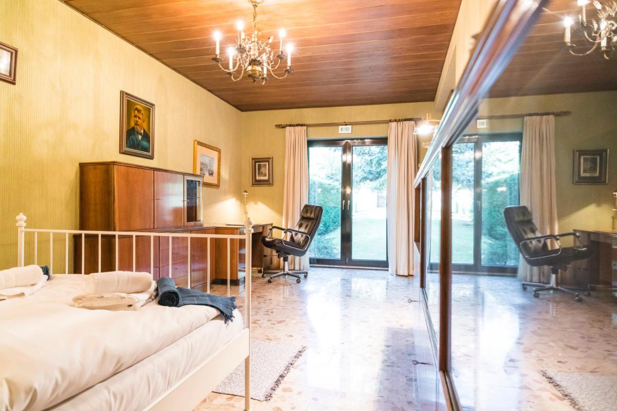 Yes, it is RETRO - Big Villa with Indoor Pool