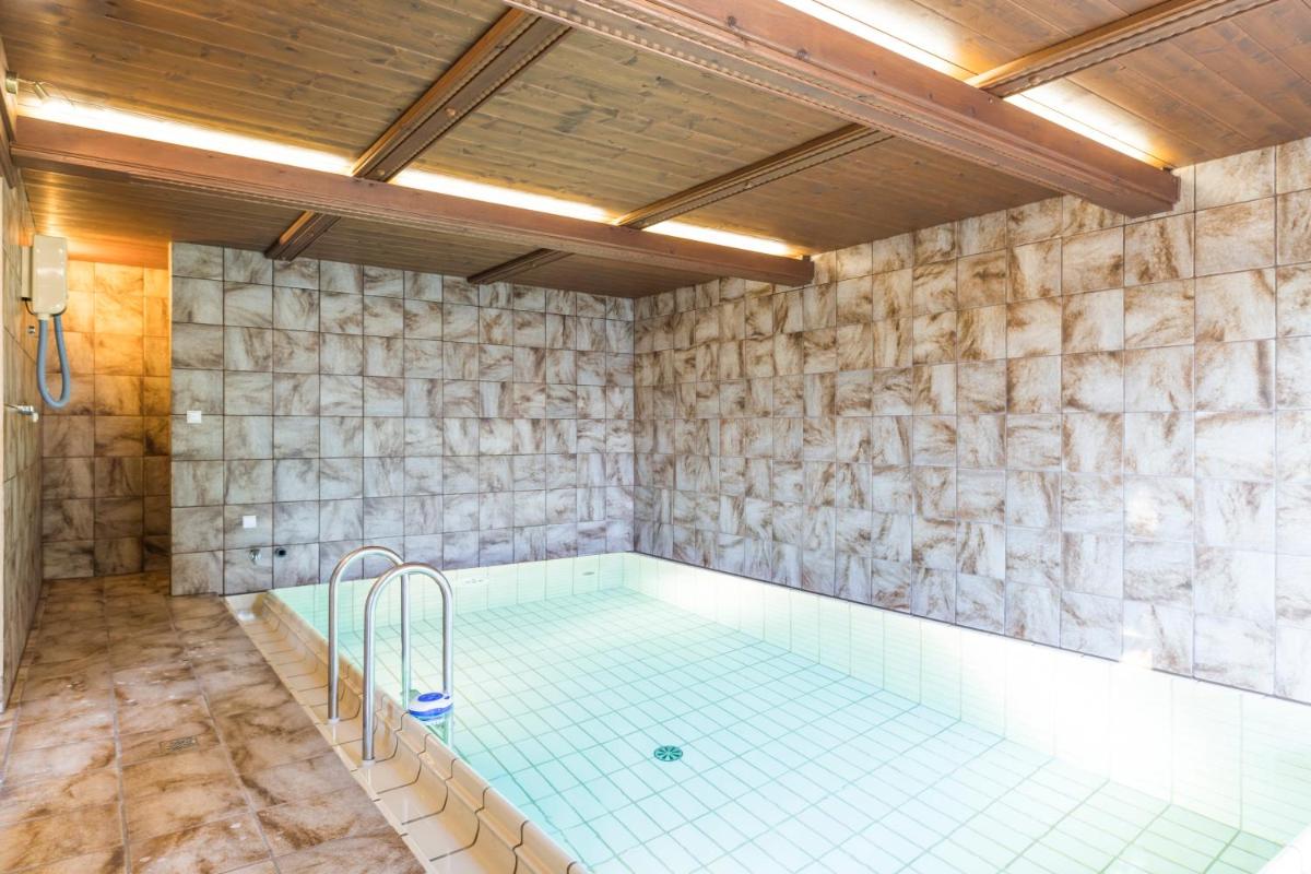 Yes, it is RETRO - Big Villa with Indoor Pool
