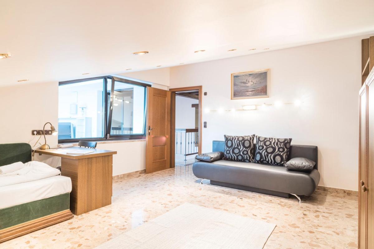 Yes, it is RETRO - Big Villa with Indoor Pool