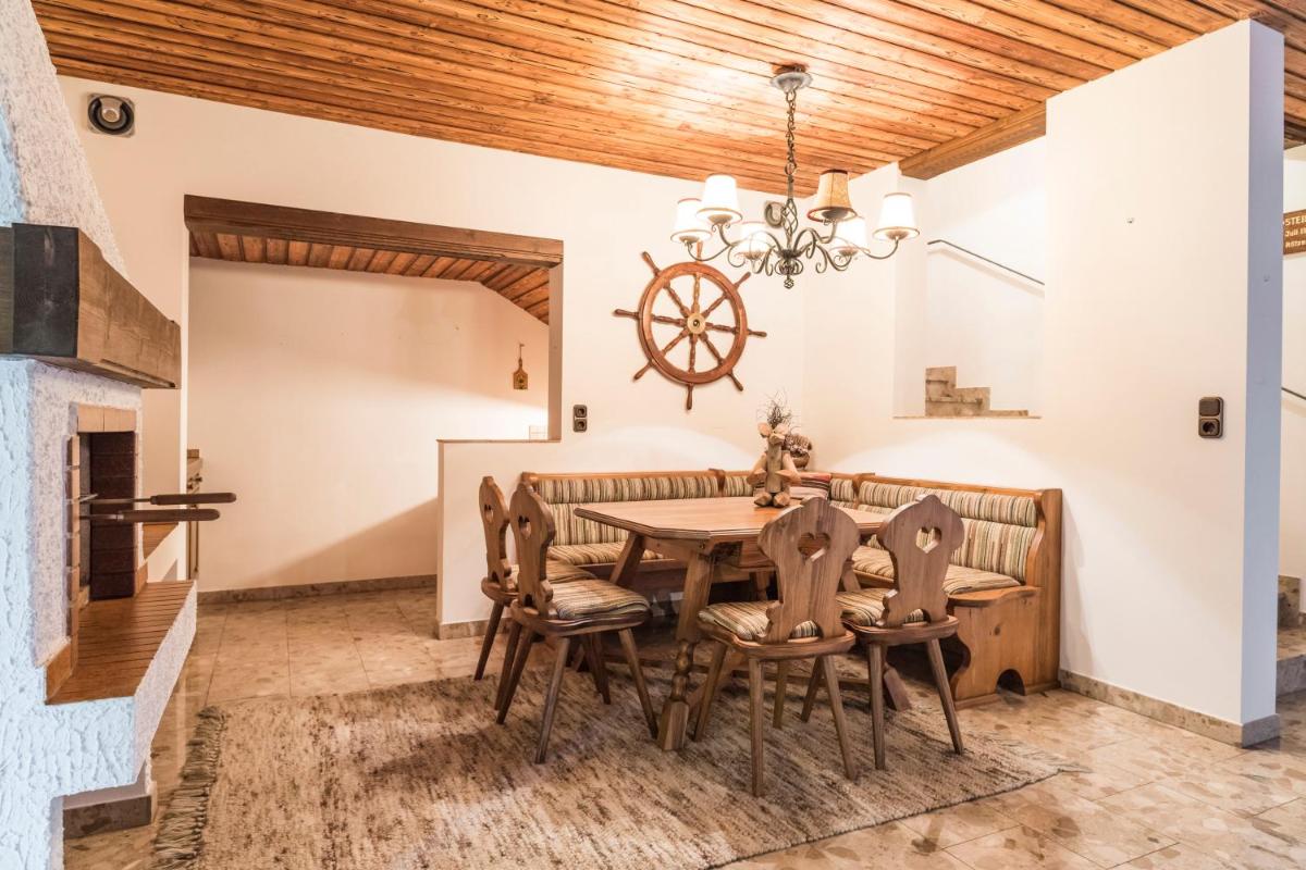 Yes, it is RETRO - Big Villa with Indoor Pool