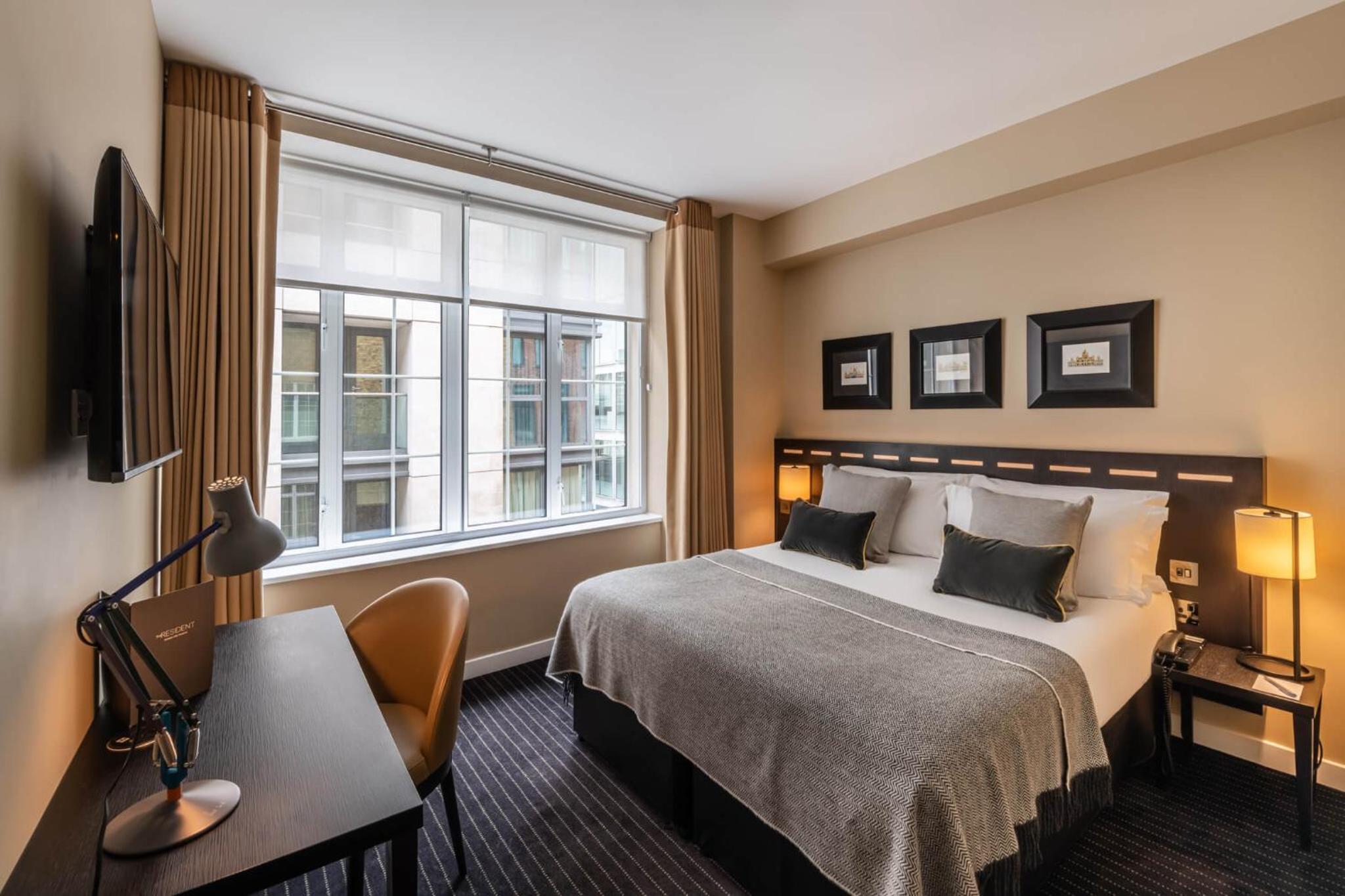 The Resident Victoria 2