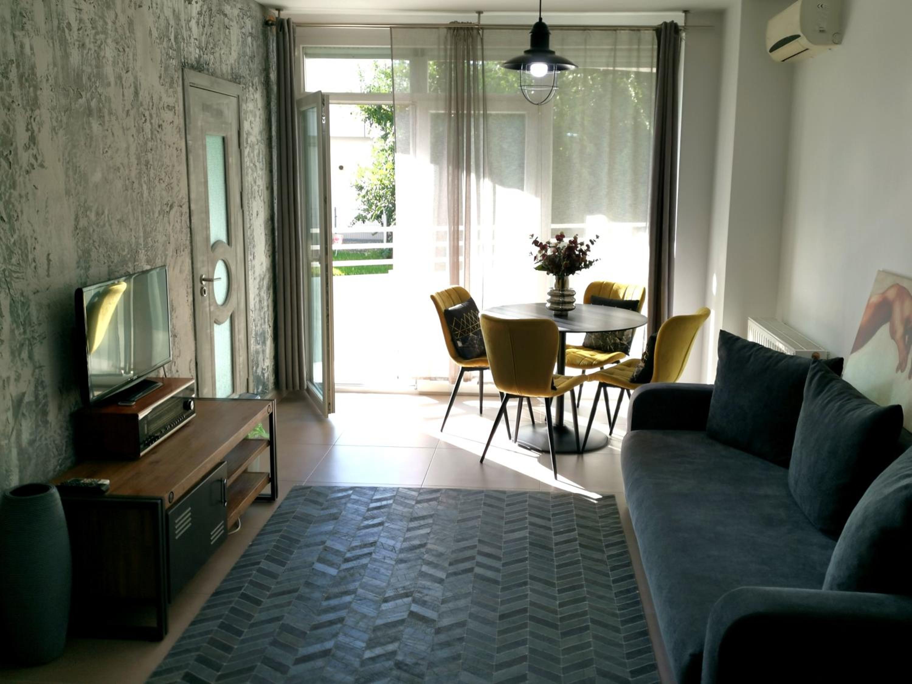 Caraway Apartment Oradea view 4