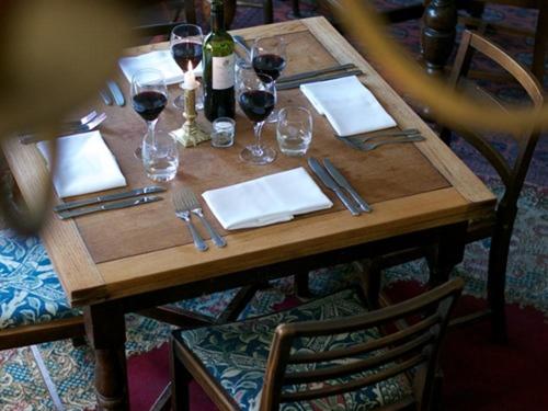 The Oakhill Inn