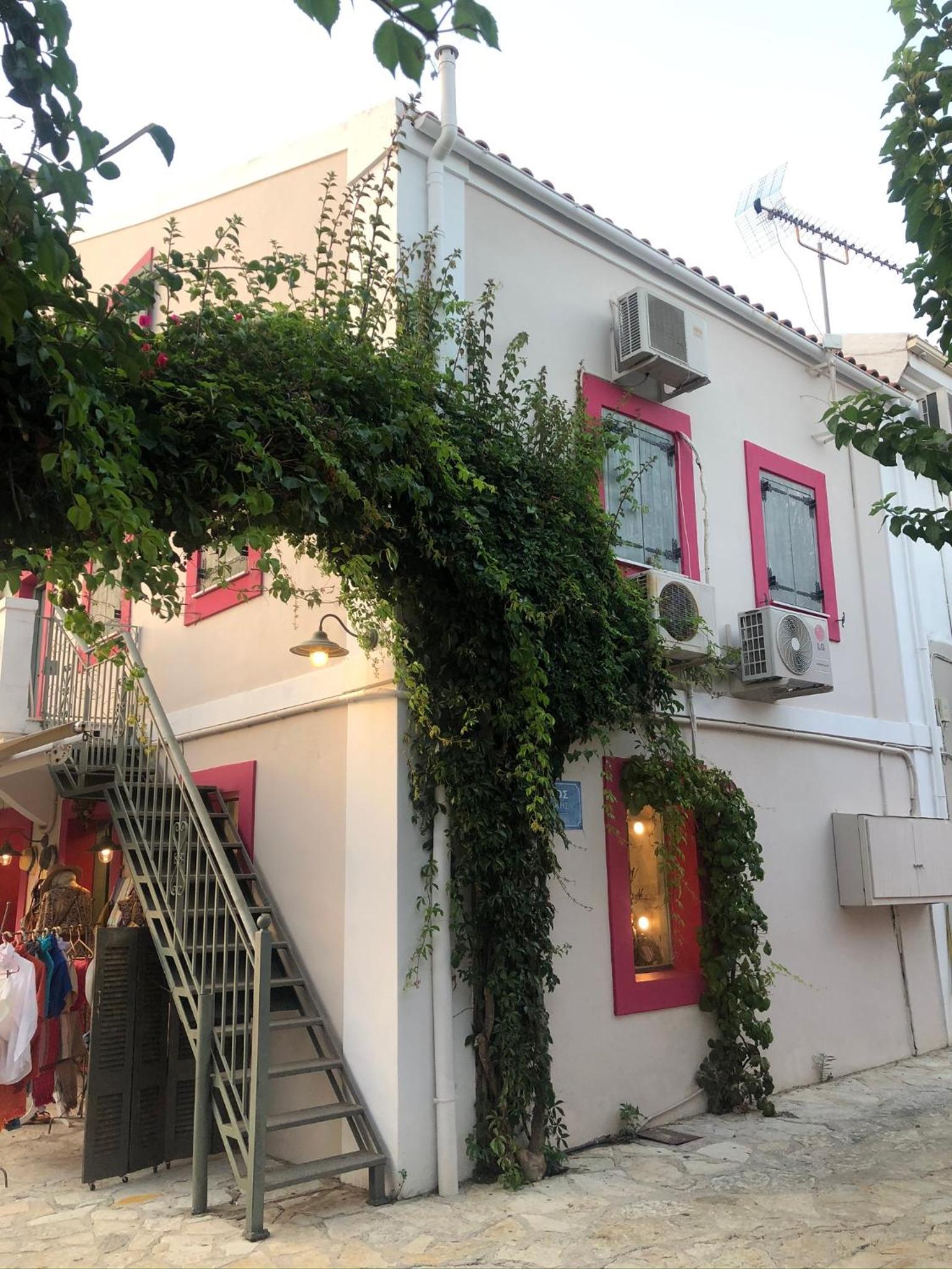 Anna Maria's, cozy studio in the heart of Fiscardo view 2