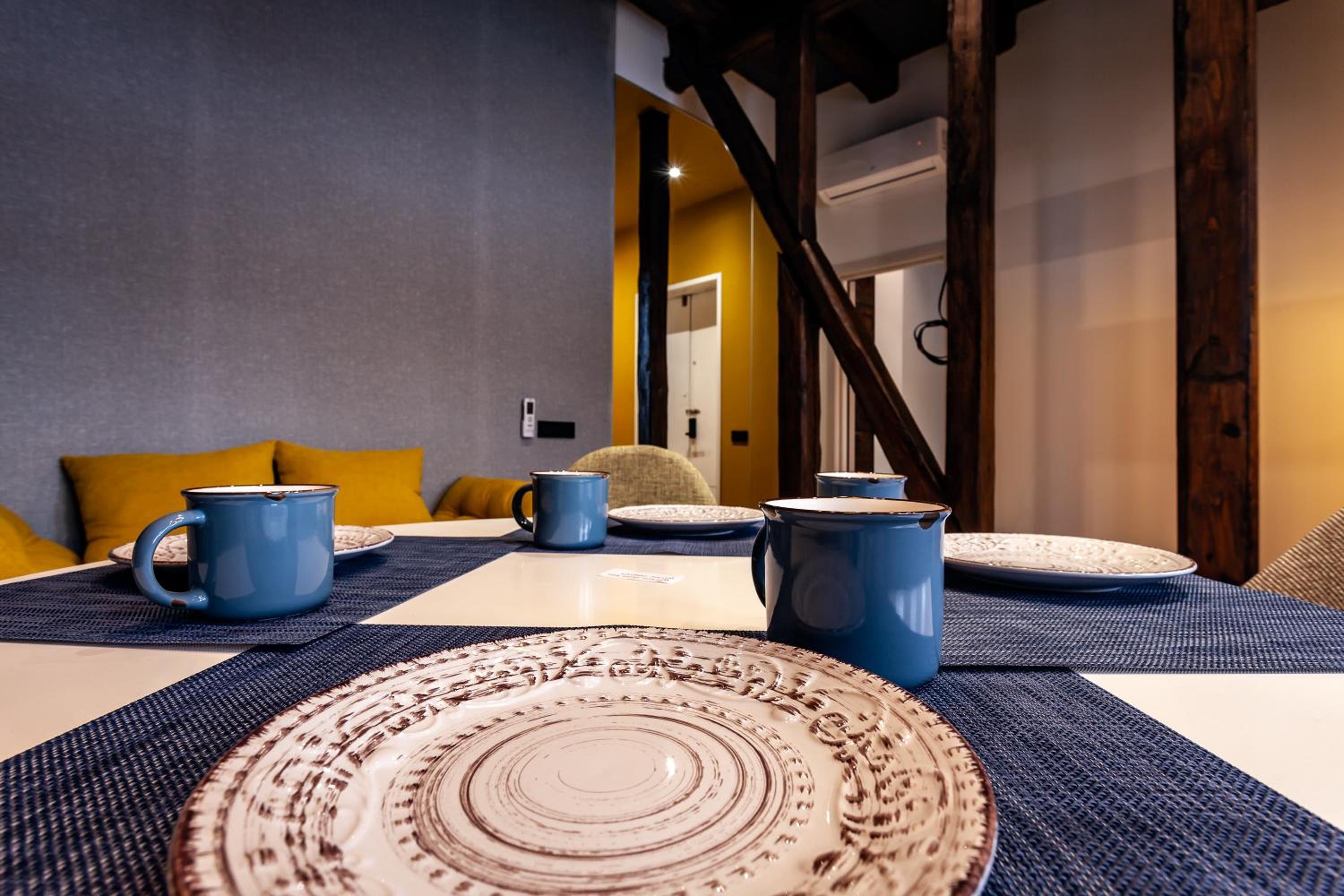 LEOGRAND Apartments on Kniazia Romana 6 view 4