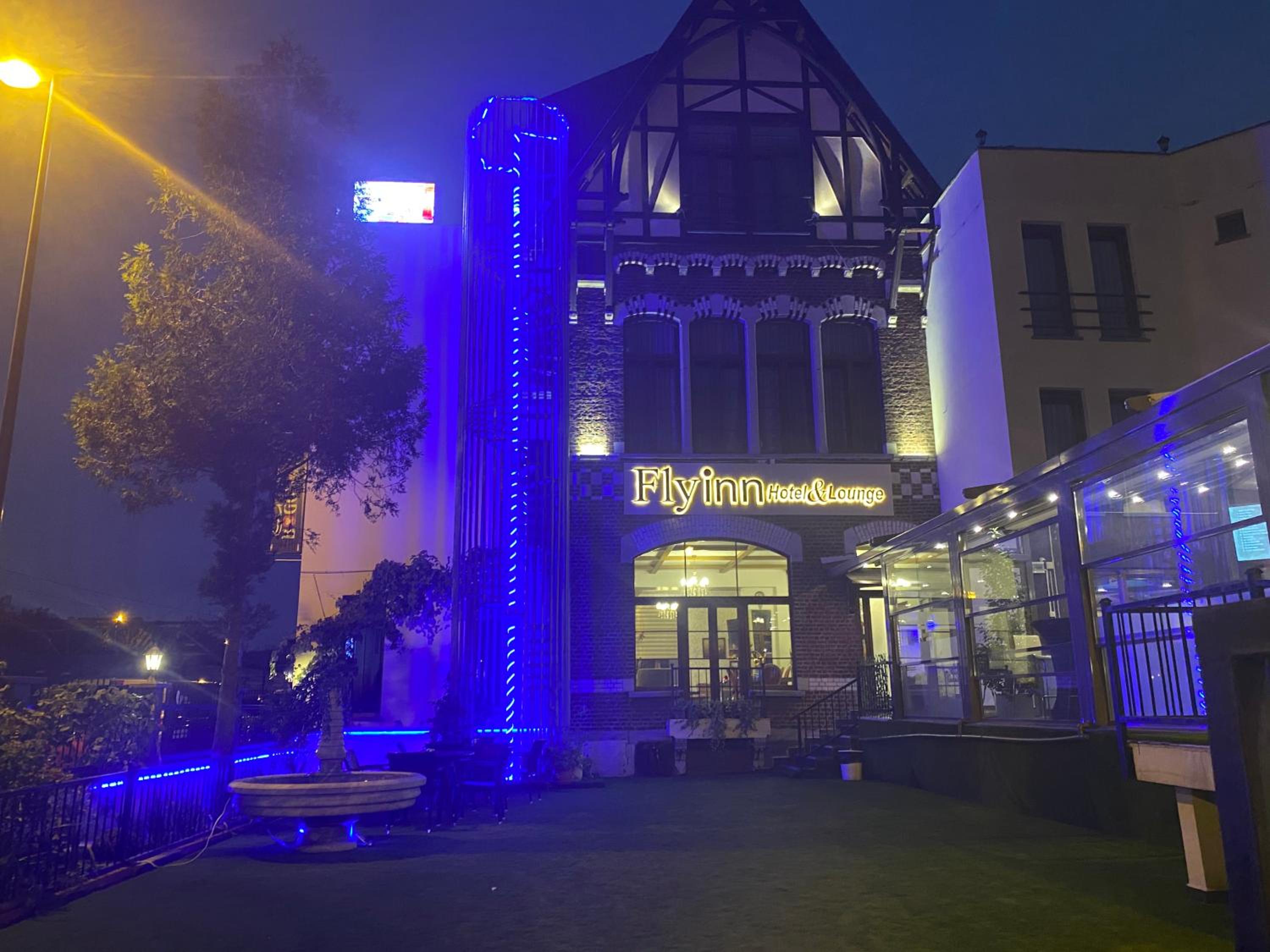 Fly inn Hotel Lounge & Nezzo Restaurant