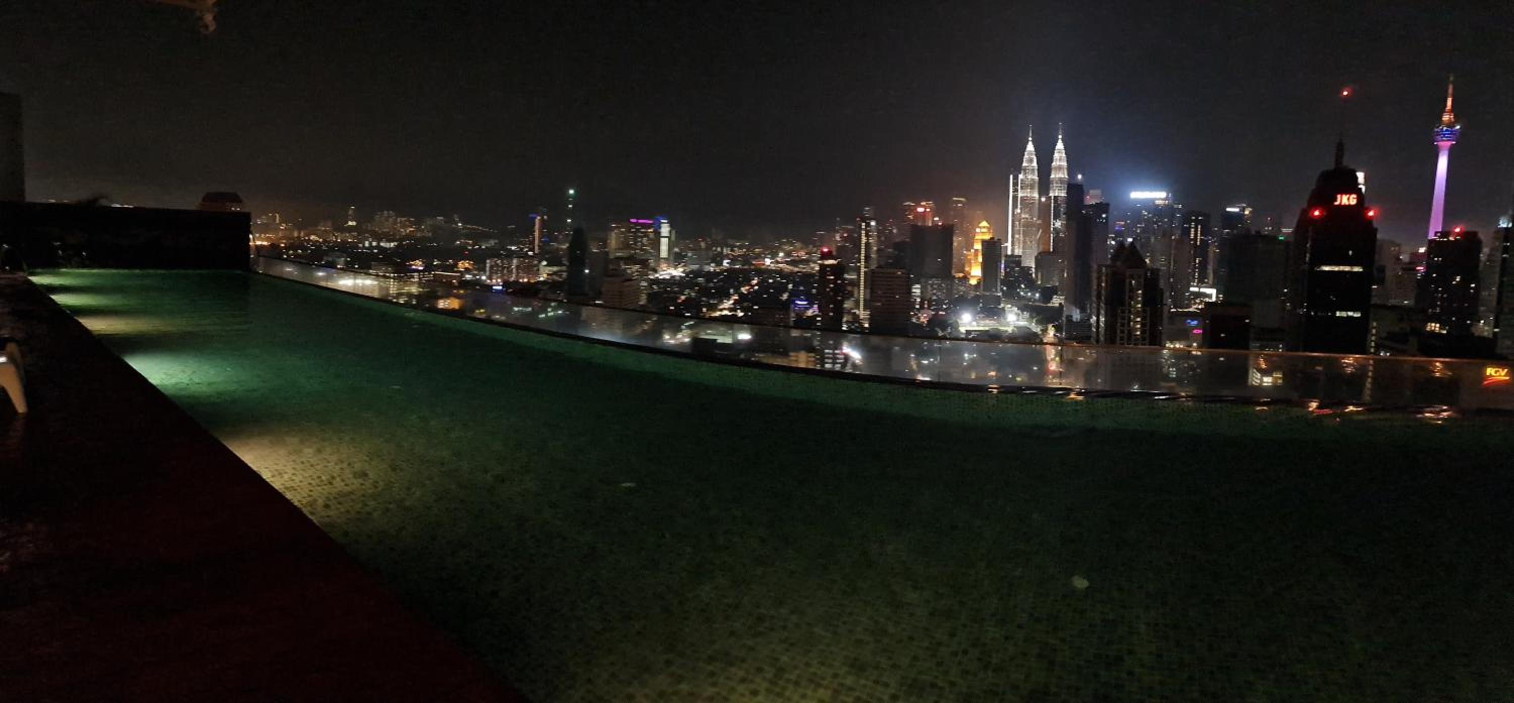 Regalia Residence KLCC View by iLuxHome