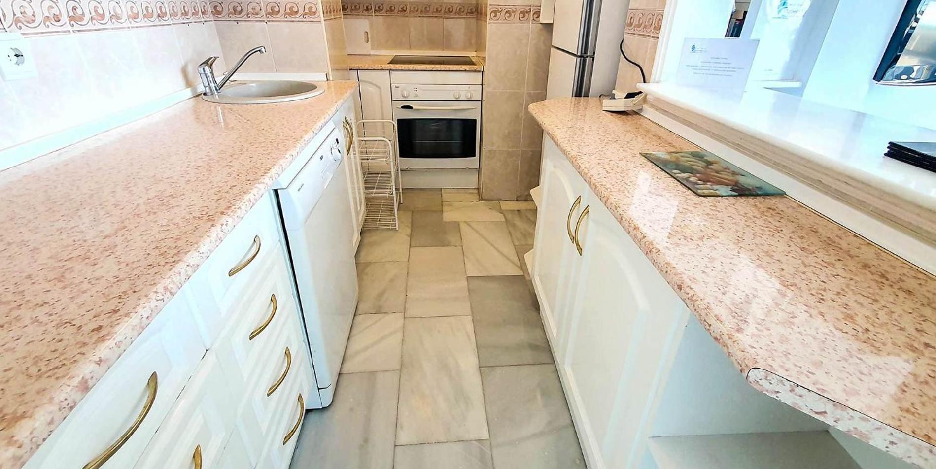 Skol 708 Fantastic 2 Bedroom Apartment For Holiday Rentals view 5
