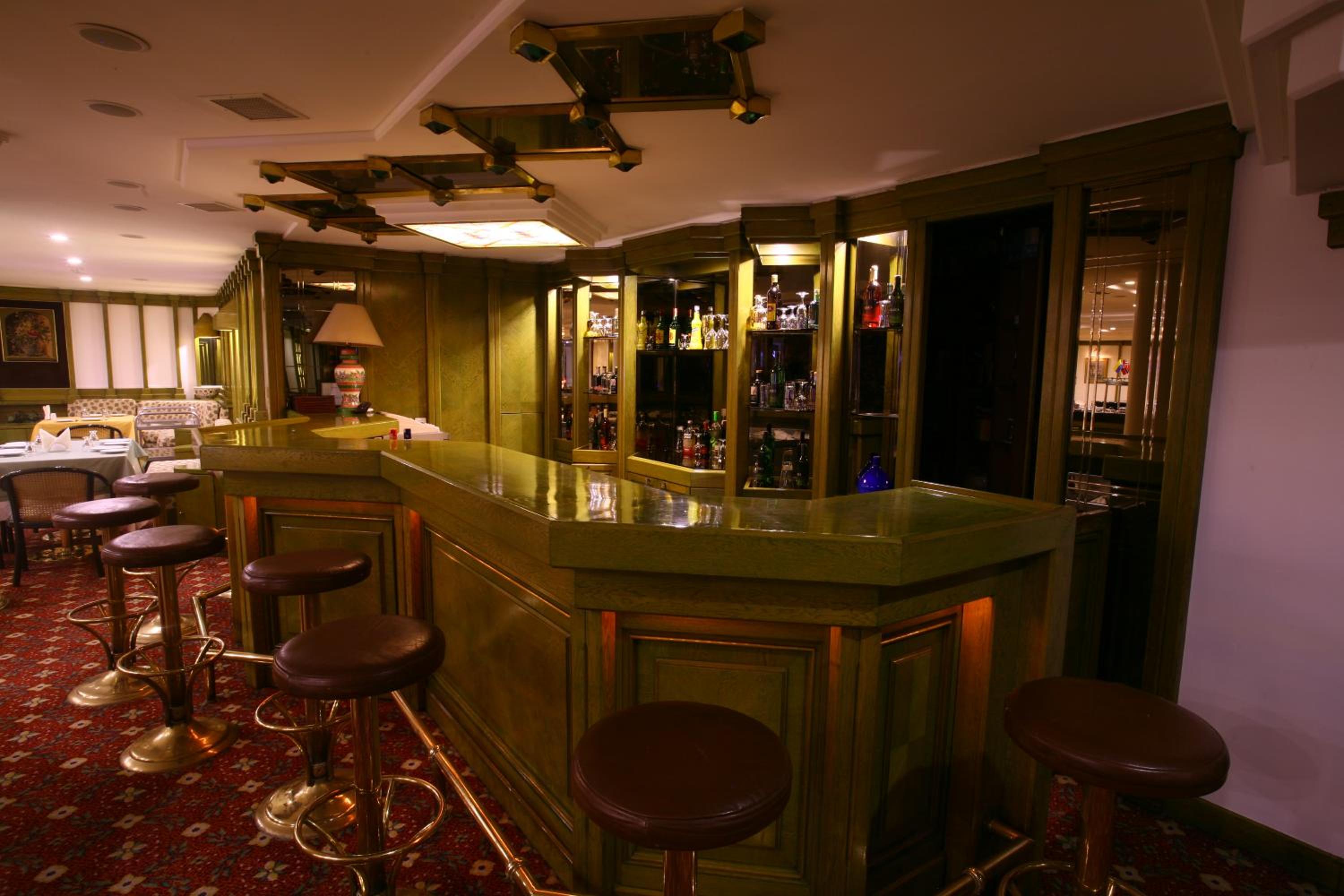 Istanbul Royal Hotel - Image 12