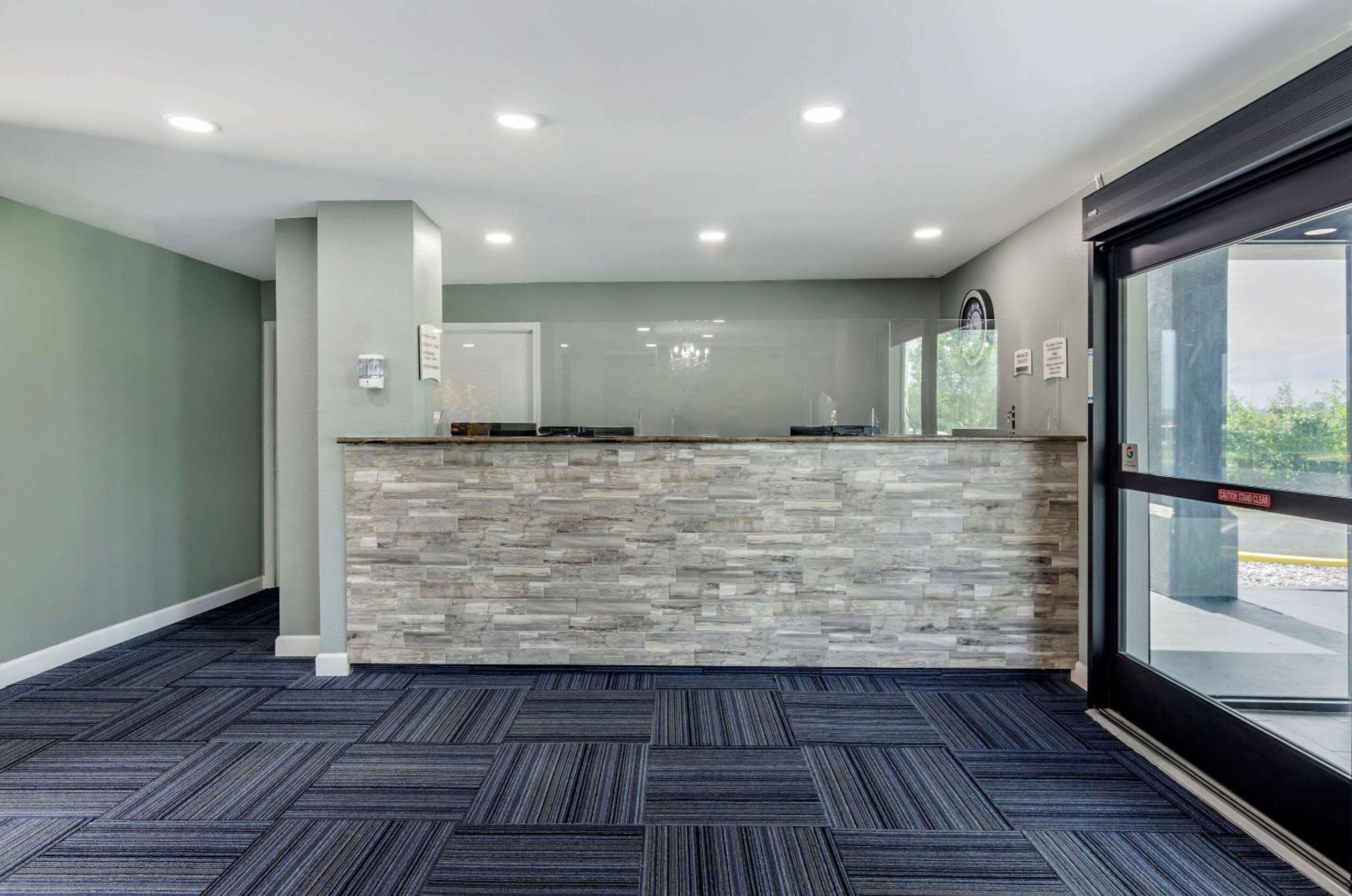 Quality Inn Verona - Staunton North view 2