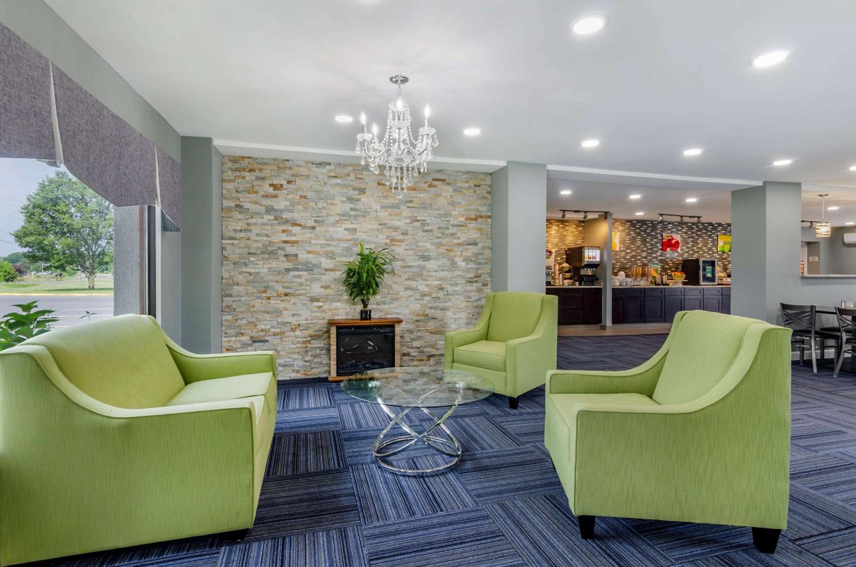 Quality Inn Verona - Staunton North view 3