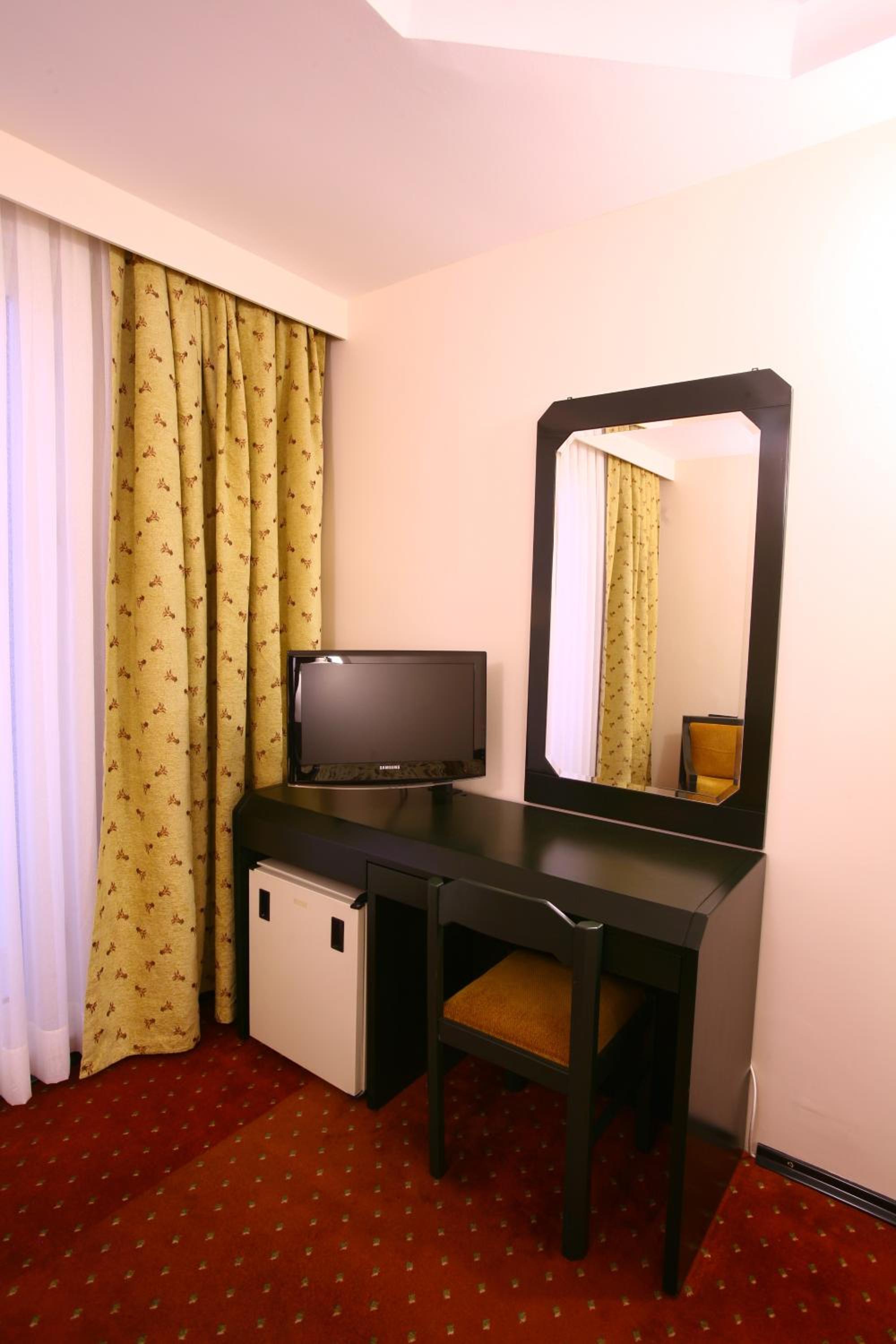 Istanbul Royal Hotel - Image 243