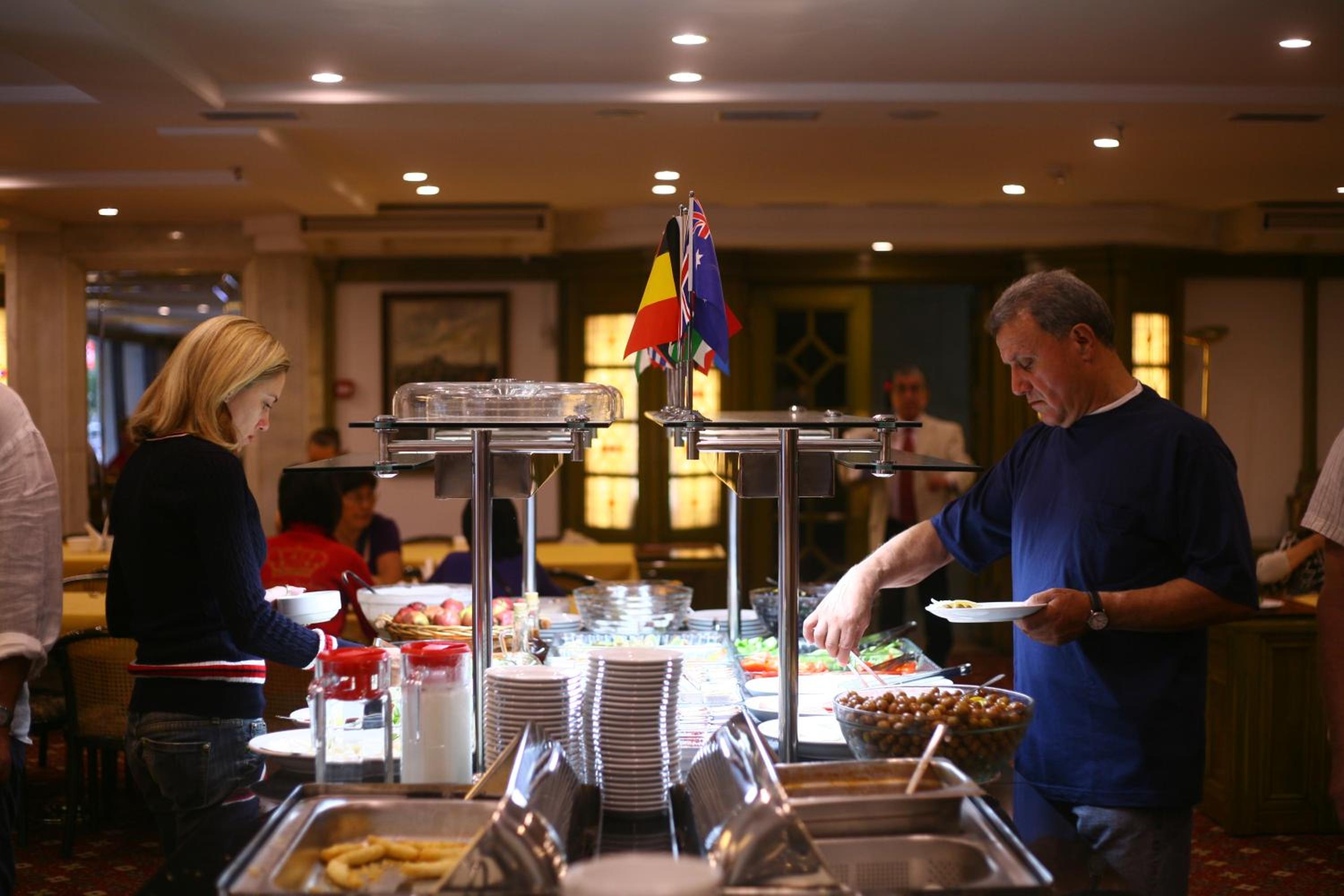 Istanbul Royal Hotel - Image 5