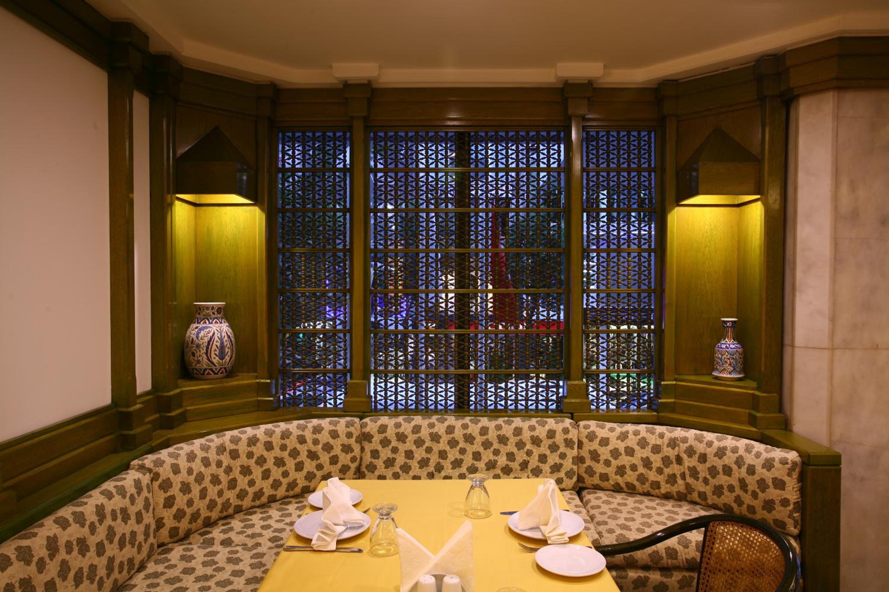 Istanbul Royal Hotel - Image 9