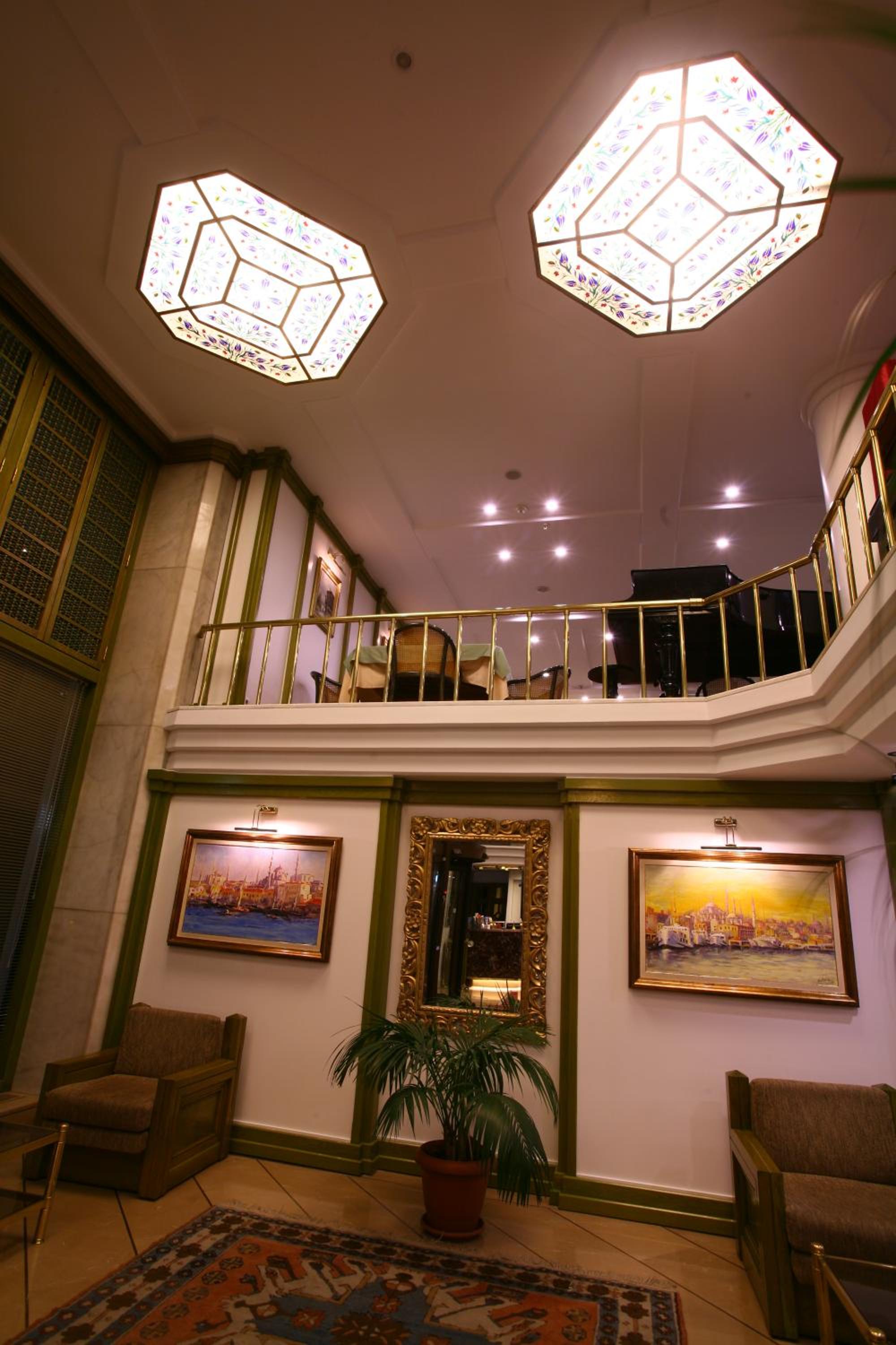 Istanbul Royal Hotel - Image 15