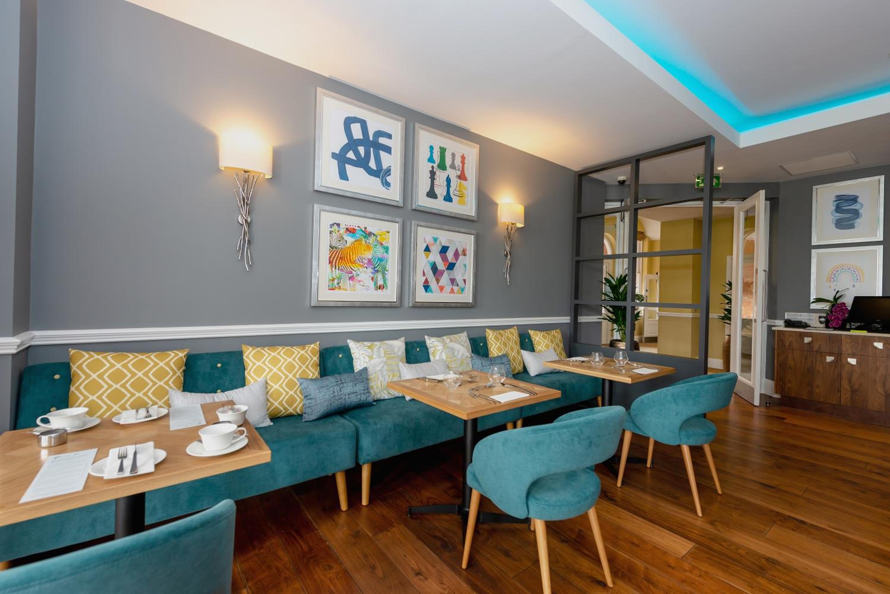 Basingstoke Vacations - Oakley Hall Hotel - Property Image 23