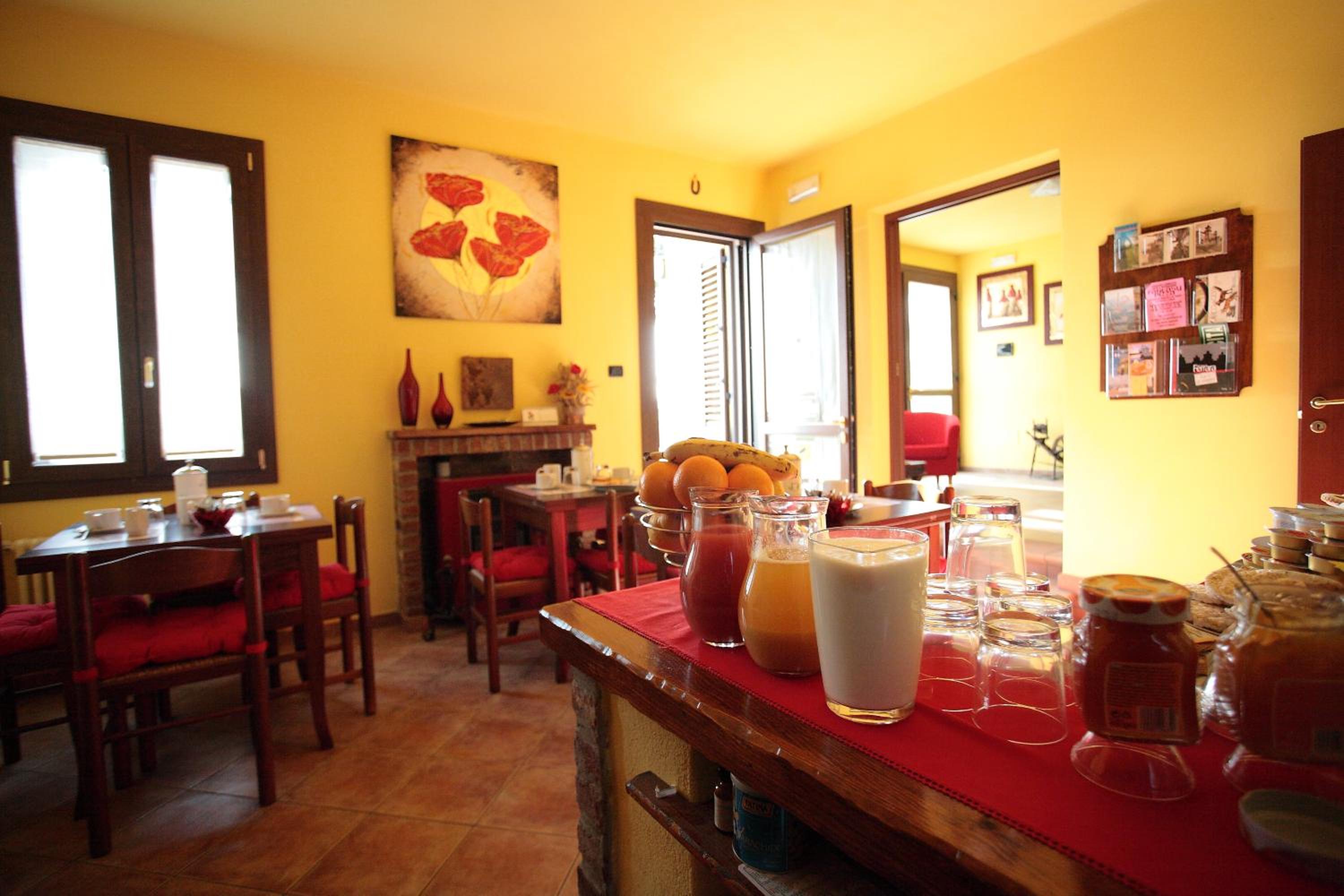Casa di Campagna B&B La Corte Ferrara