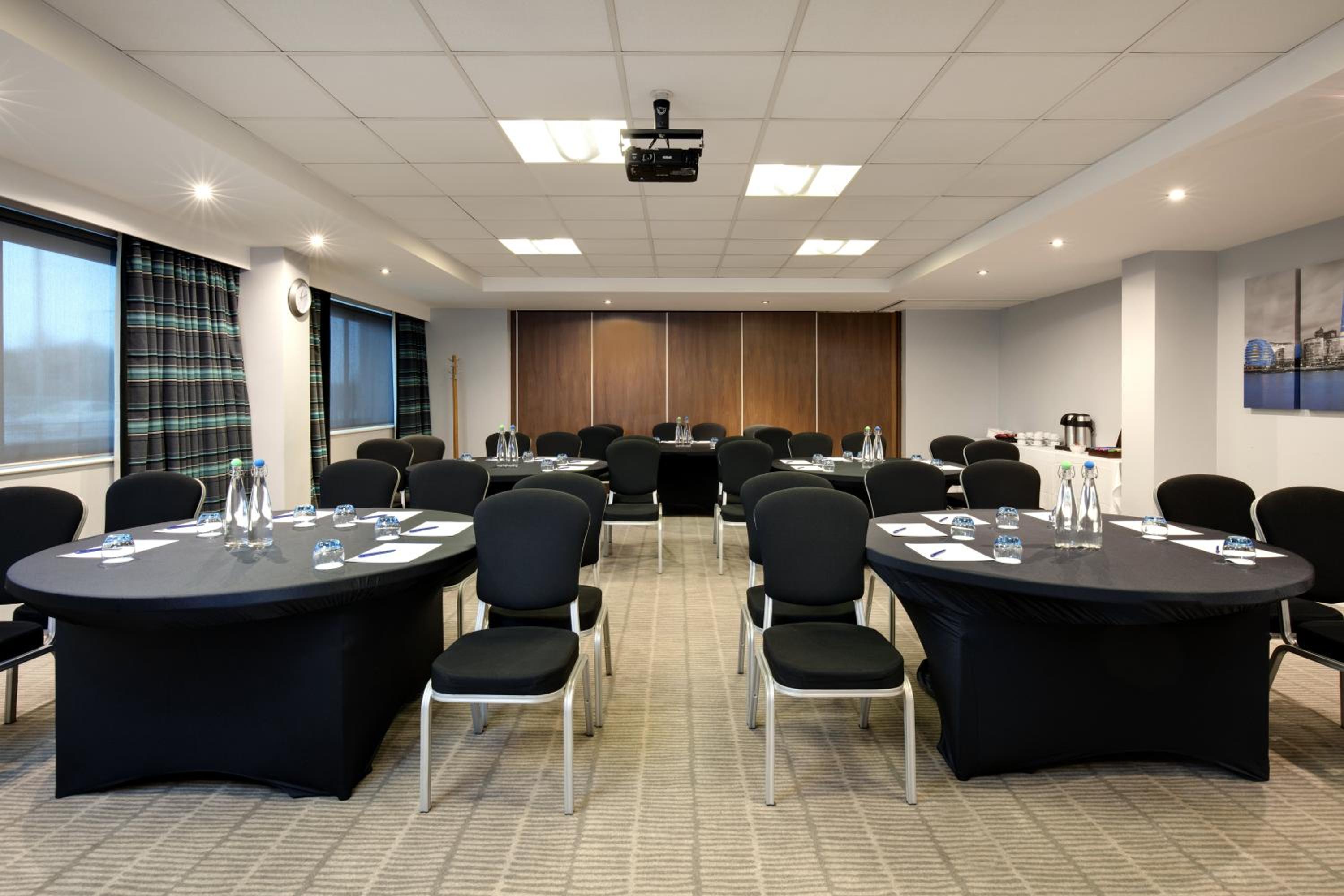 Slough Vacations - Holiday Inn Express London Heathrow T5, an IHG Hotel - Property Image 5