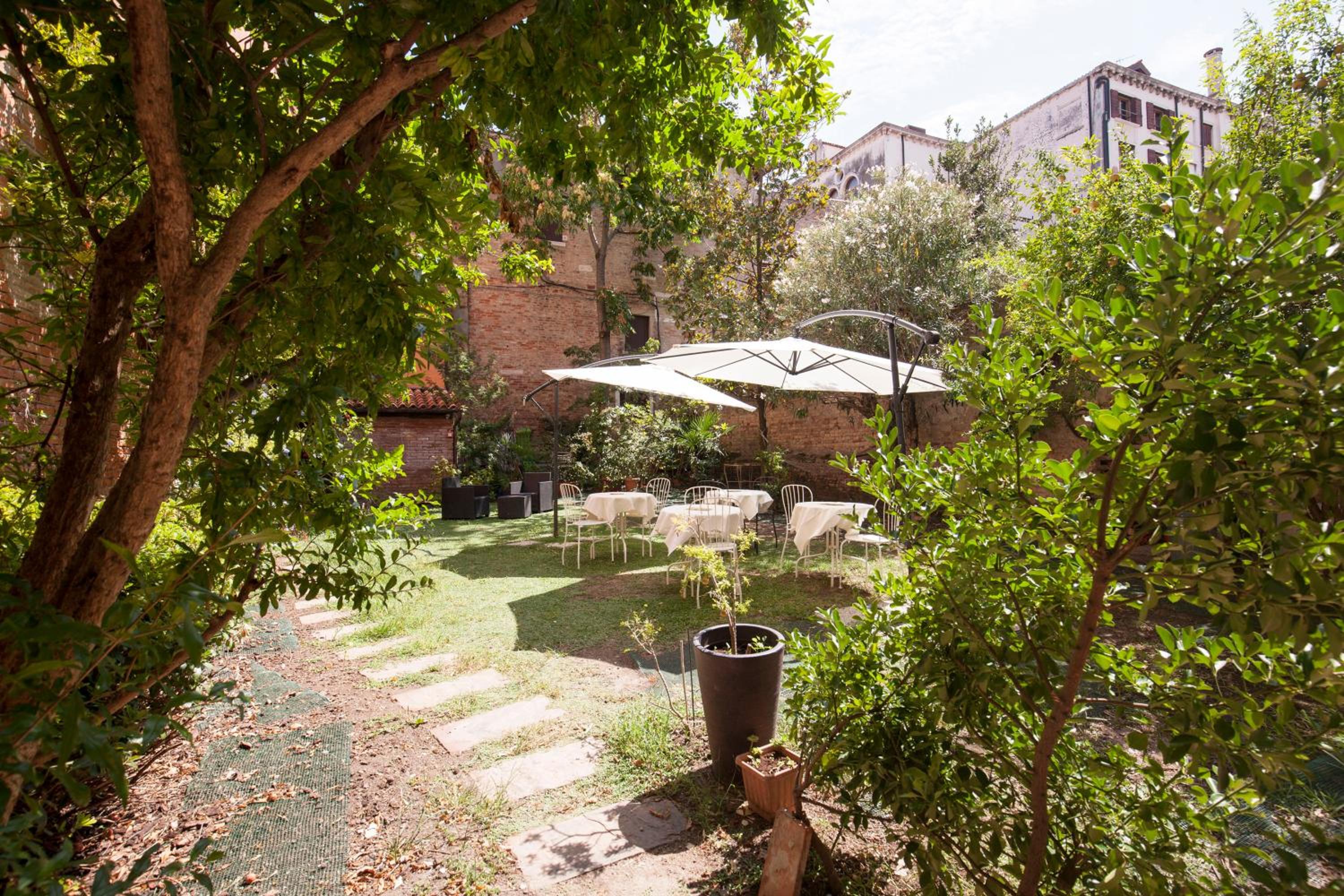 Casa Del Melograno