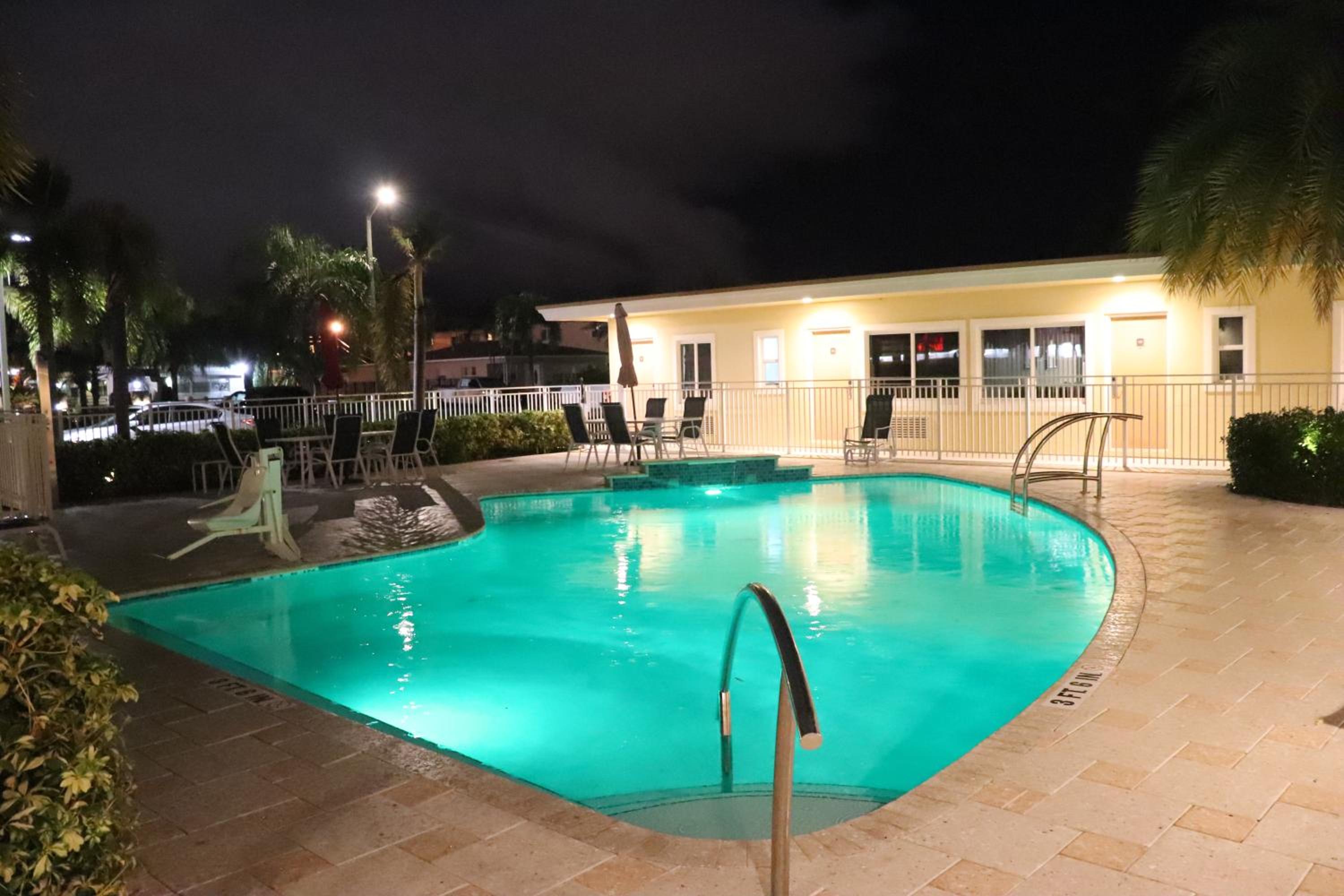 Curtis Inn & Suites