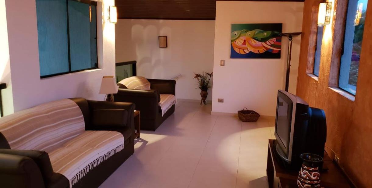 Casa Família, 10 lugares, Piscina, Próx Praia Pernambuco, Guarujá