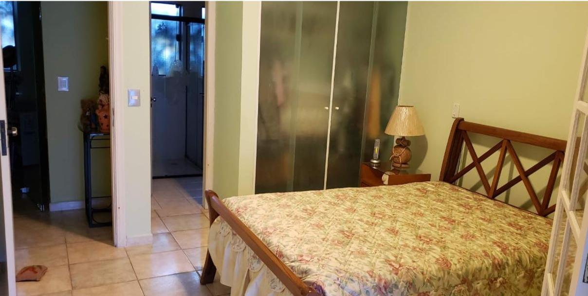 Casa Família, 10 lugares, Piscina, Próx Praia Pernambuco, Guarujá