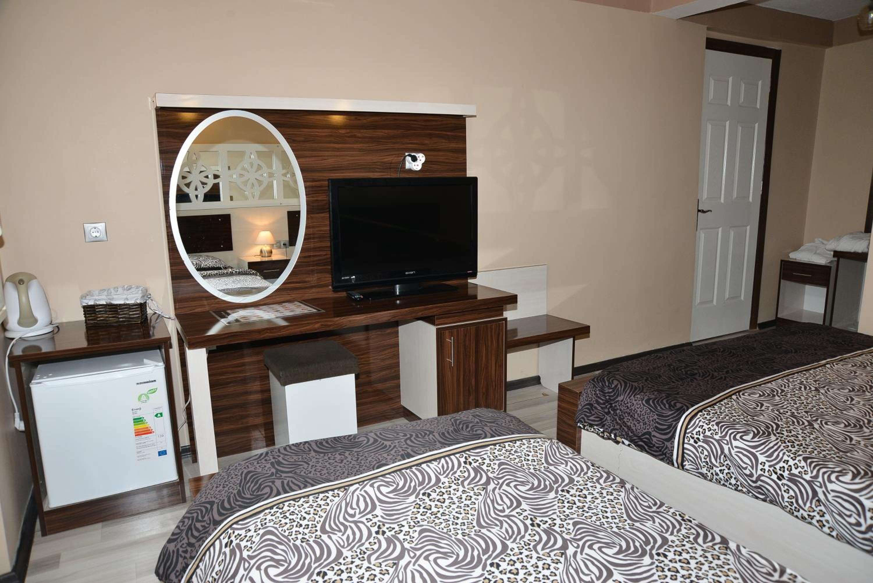 Ozbay Motel