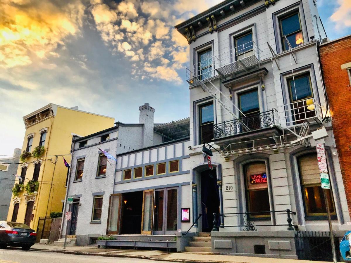 Hotel Symphony Hotel & Restaurant - Image 1