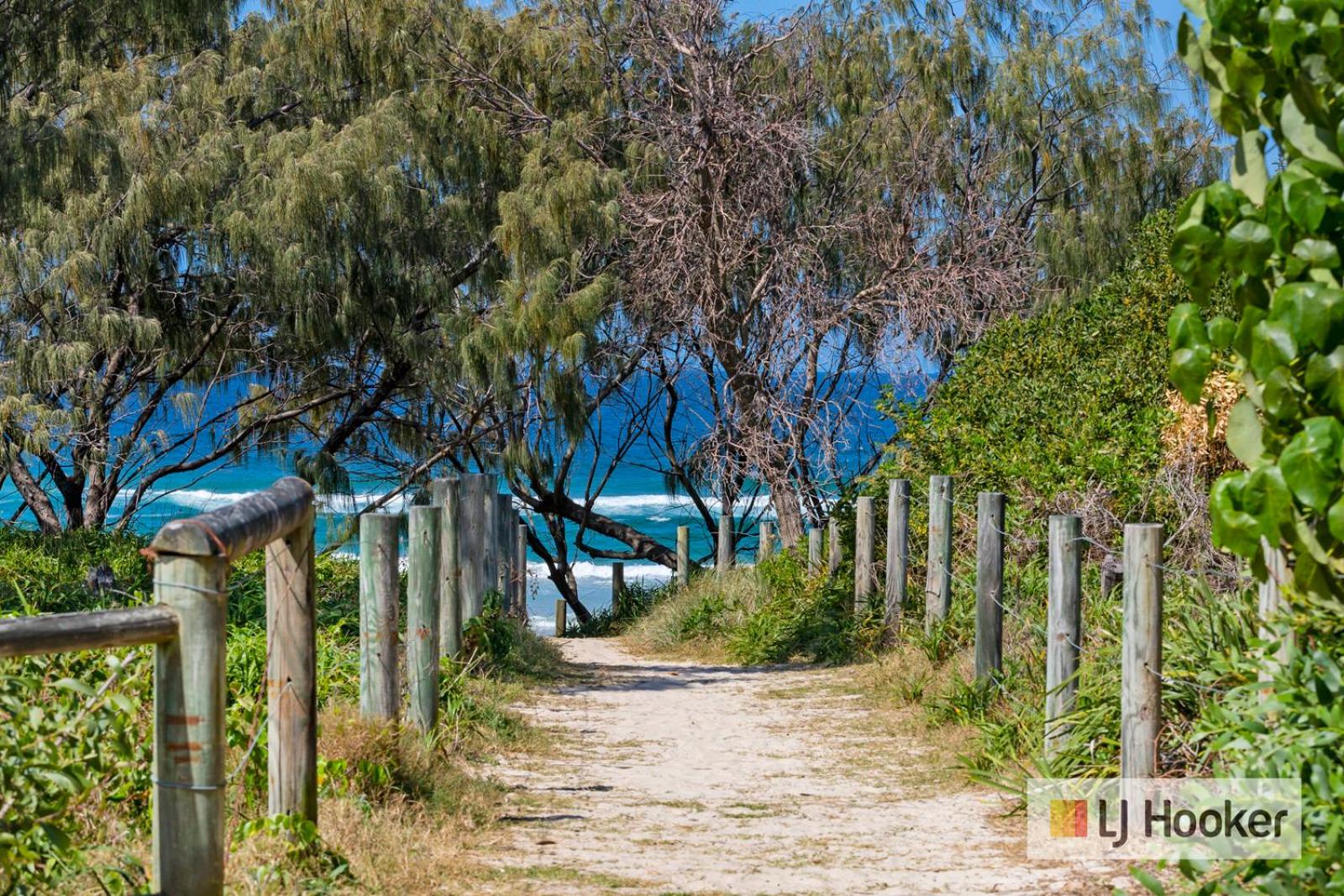 Ocean Blue - 5 Bedroom Pet-Friendly Beachside Home